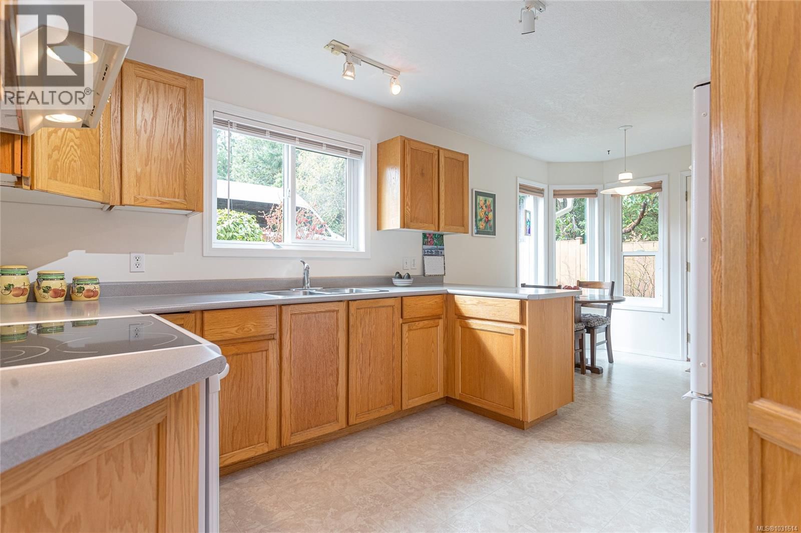 16 4750 Uplands Drive property photo