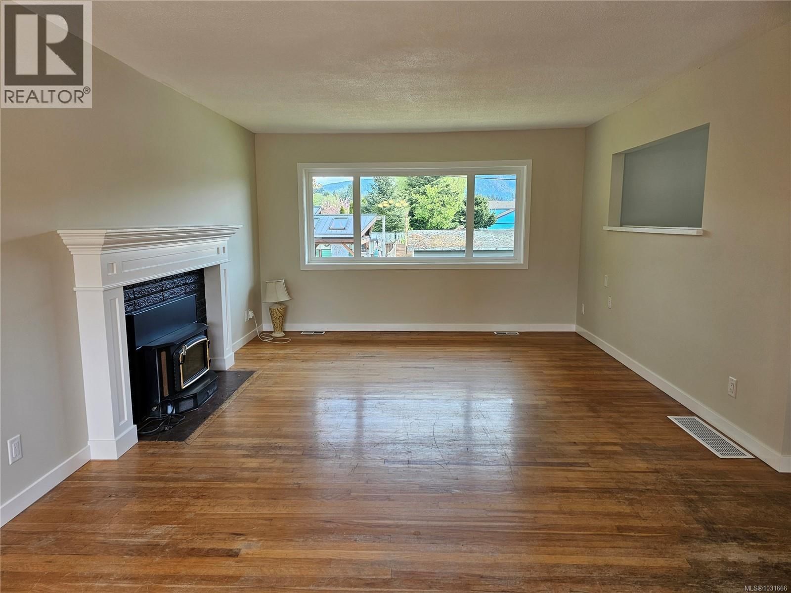 5890 CHESTERFIELD Avenue property photo