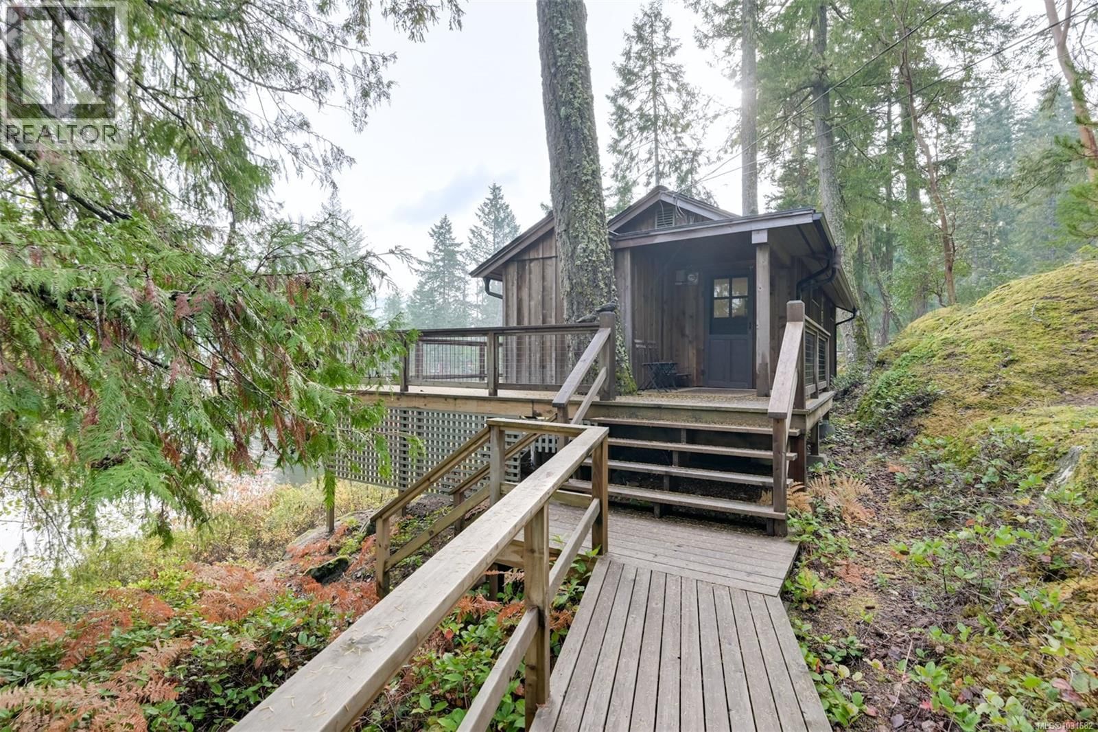 2037 IDA AVENUE Image 30