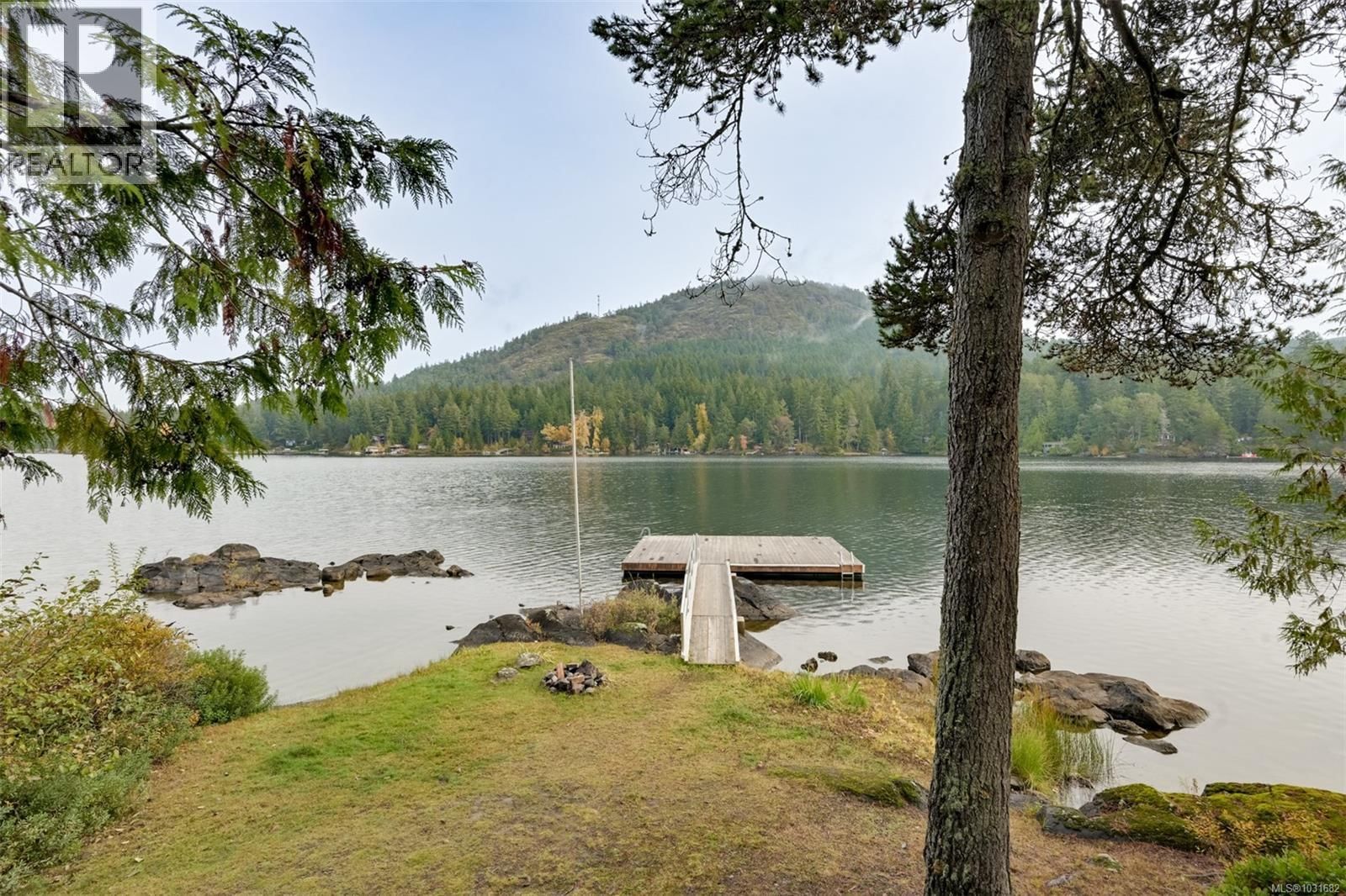 2037 IDA AVENUE Image 37