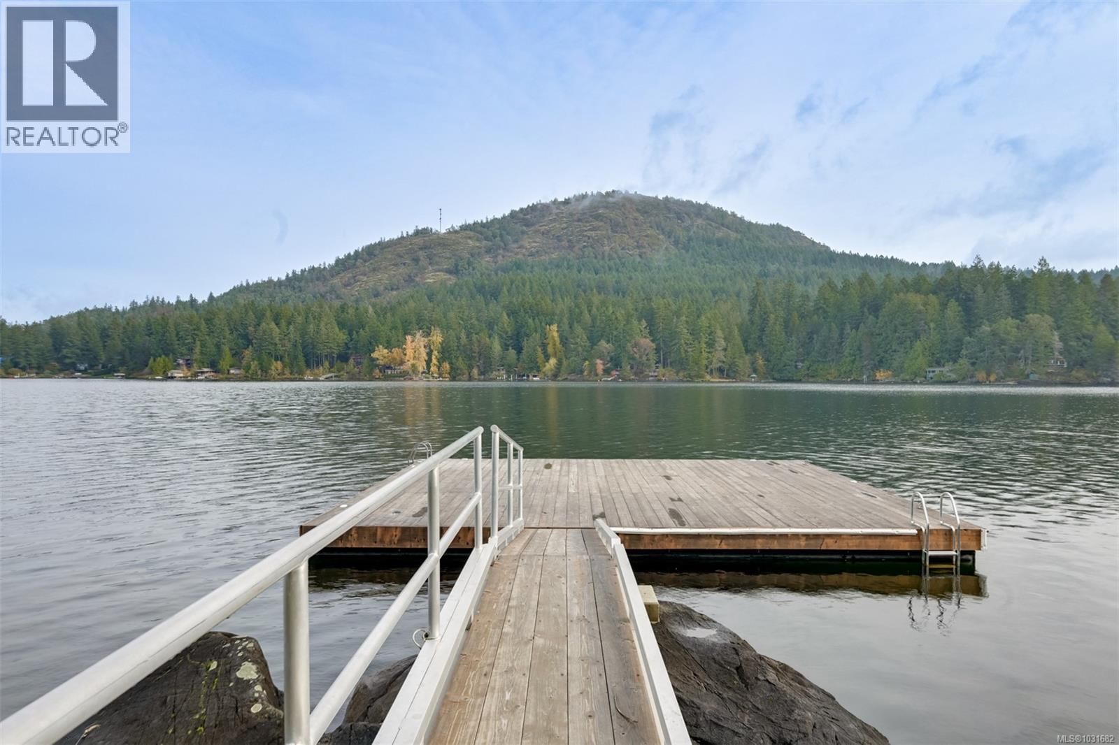 2037 IDA AVENUE Image 40