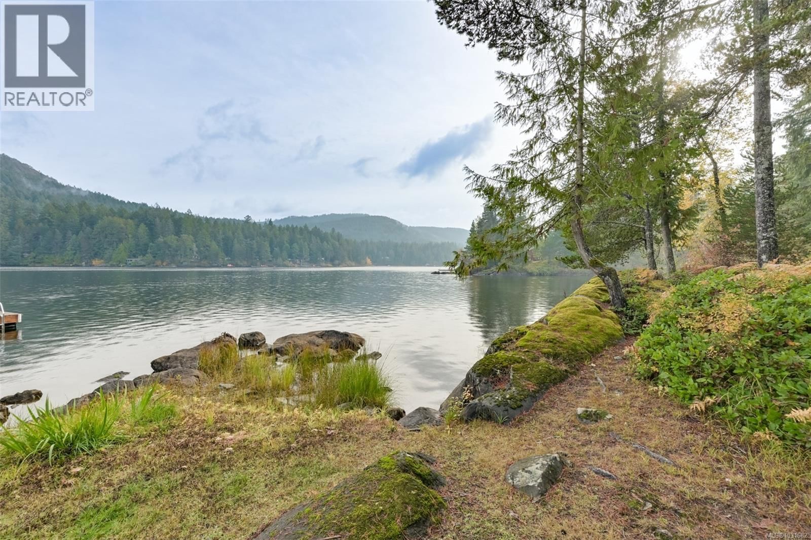 2037 IDA AVENUE Image 44