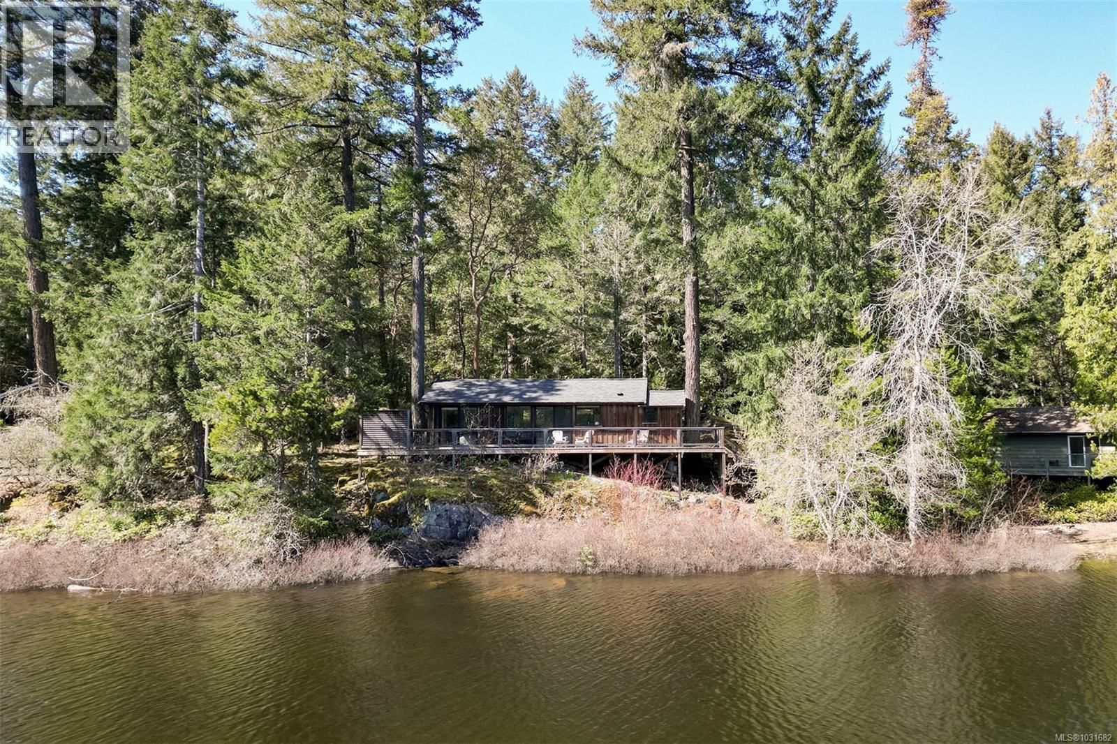 2037 IDA AVENUE Image 8