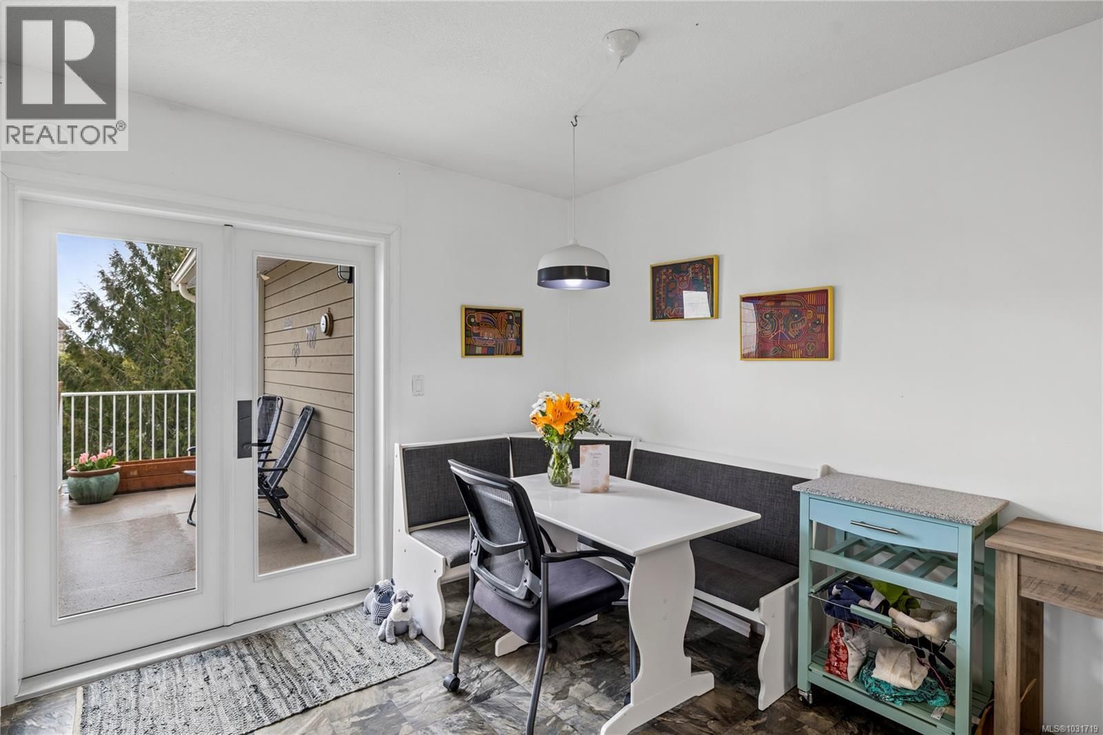 4 668 Beach Road property photo
