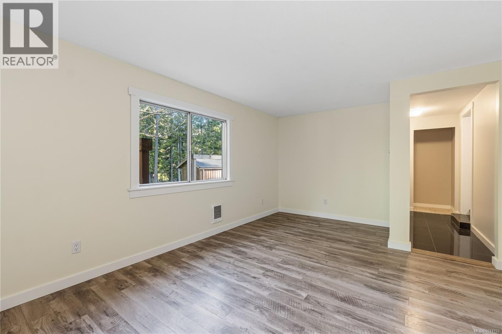 1007 FABRICK DRIVE Image 8