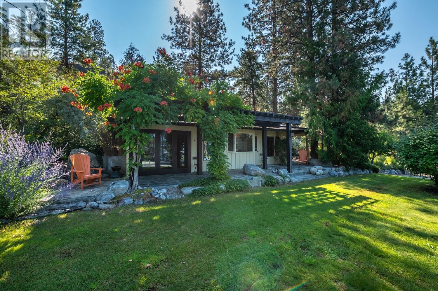 6301 North Naramata Road Image 21