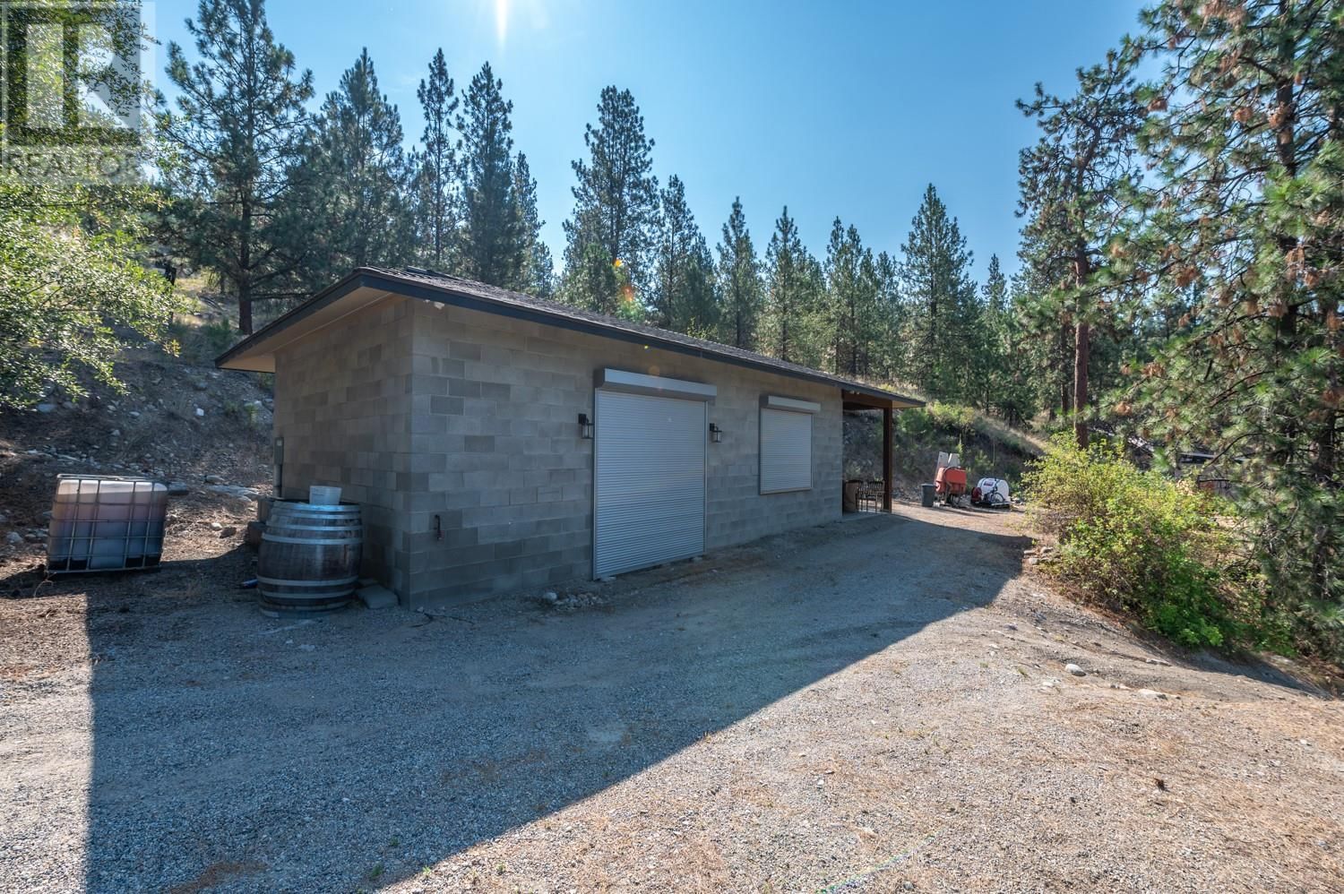 6301 North Naramata Road Image 24