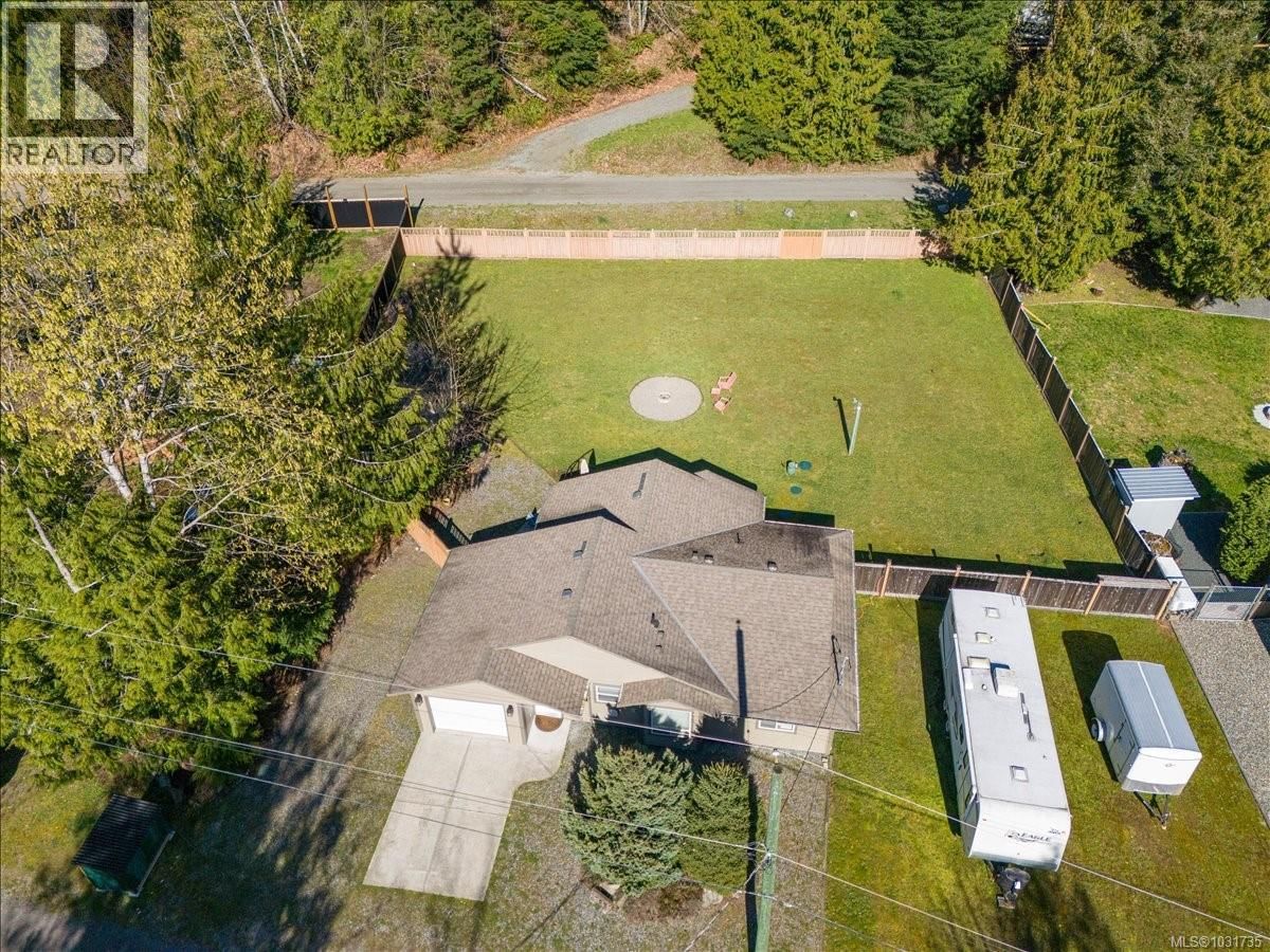 1765 Cameron Crescent property photo