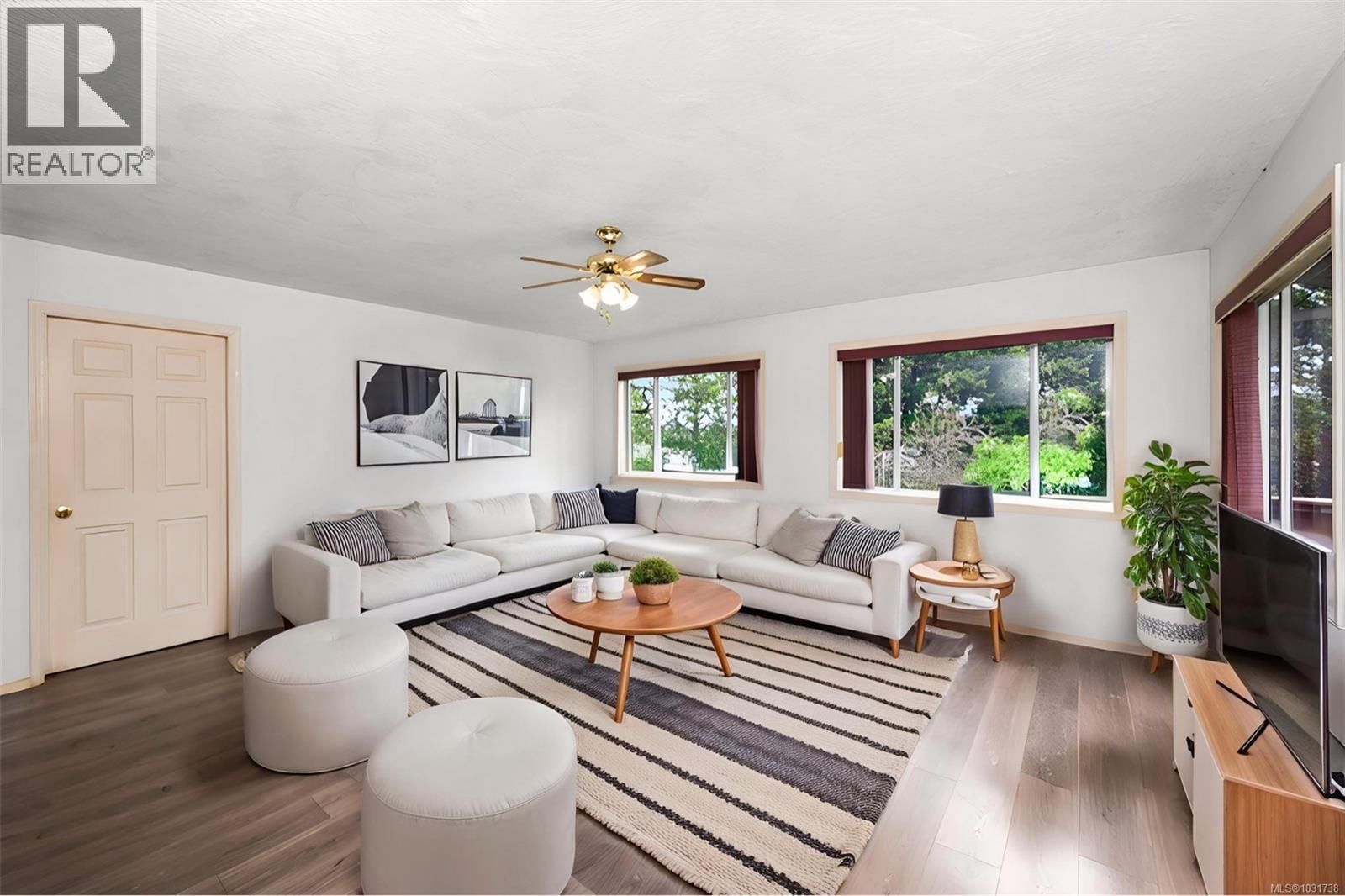 3517 Doncaster Drive property photo