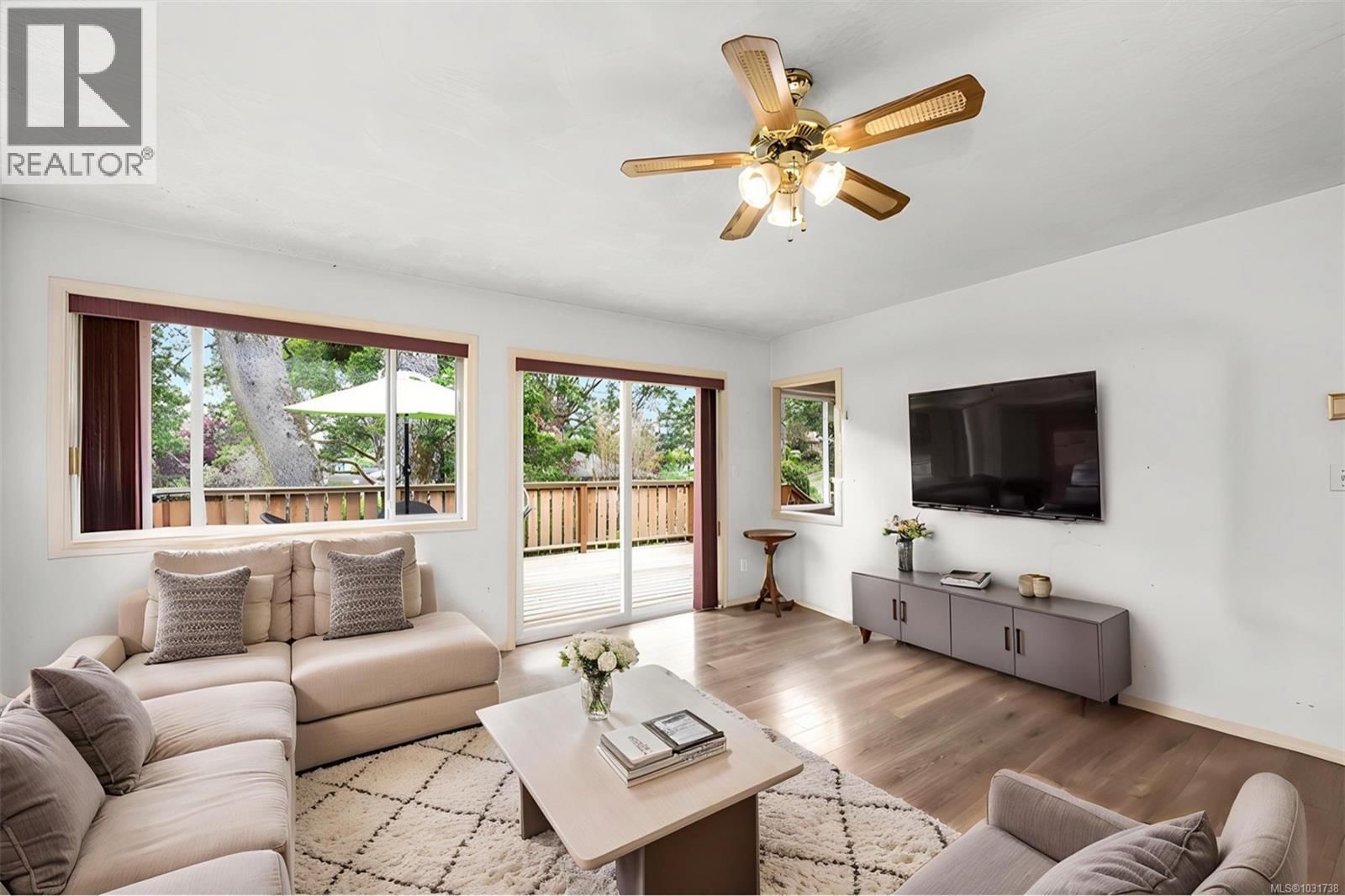 3517 Doncaster Drive property photo
