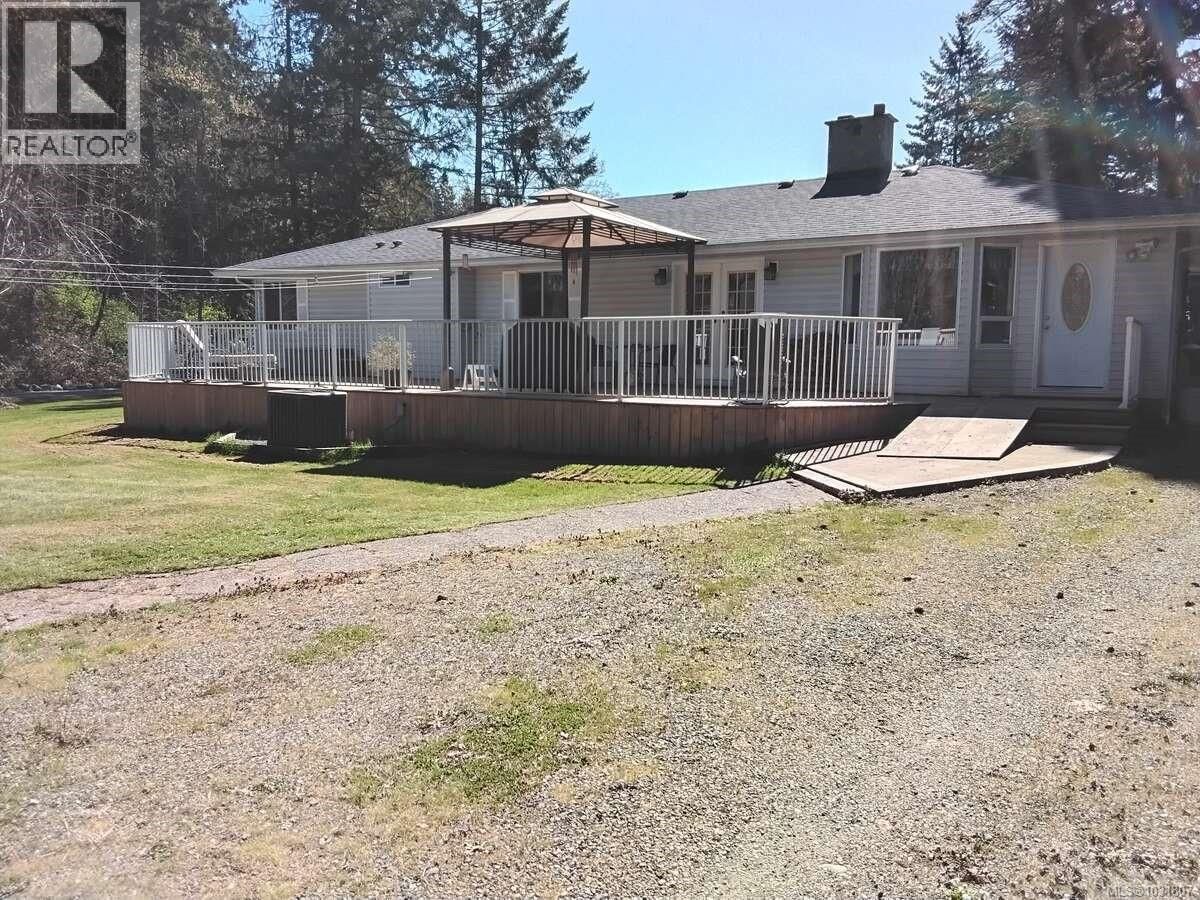 4759 Yellow Point Road property photo