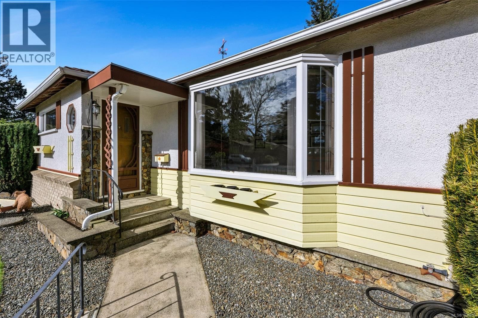 3006 Pickford Road property photo