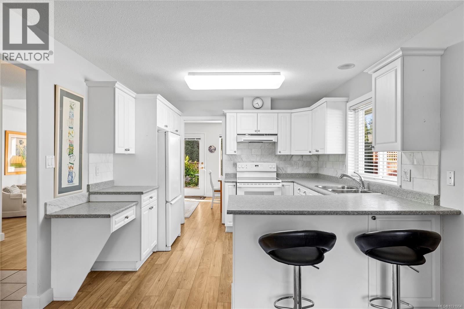 18 - 850 ARBUTUS STREET Image 17