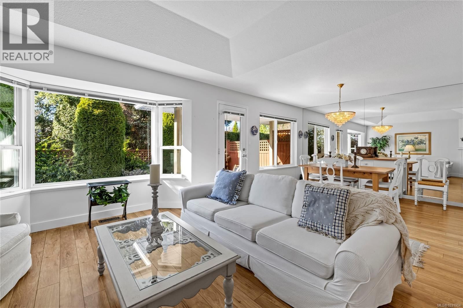 18 - 850 ARBUTUS STREET Image 6