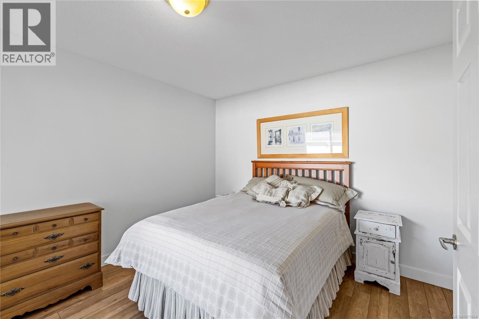 18 - 850 ARBUTUS STREET Image 9