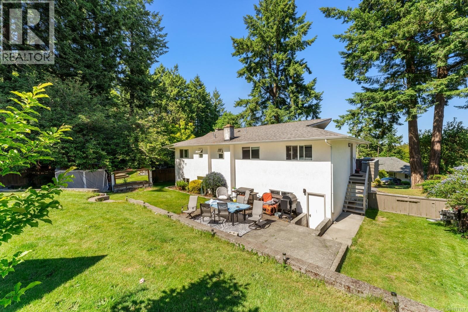 405 Tamarack Road property photo