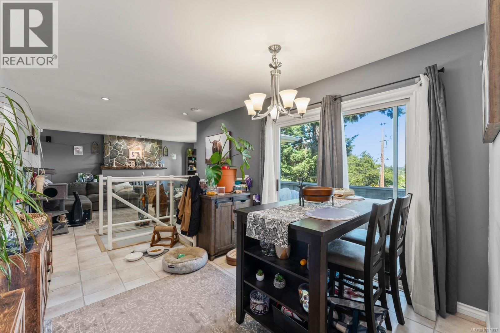 405 Tamarack Road property photo