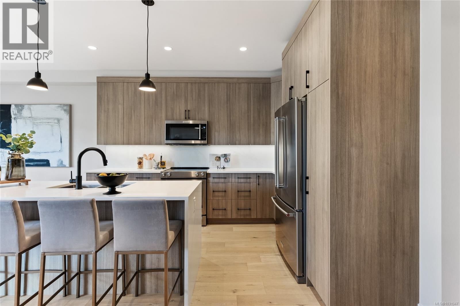 20 3921 Olympian Way property photo