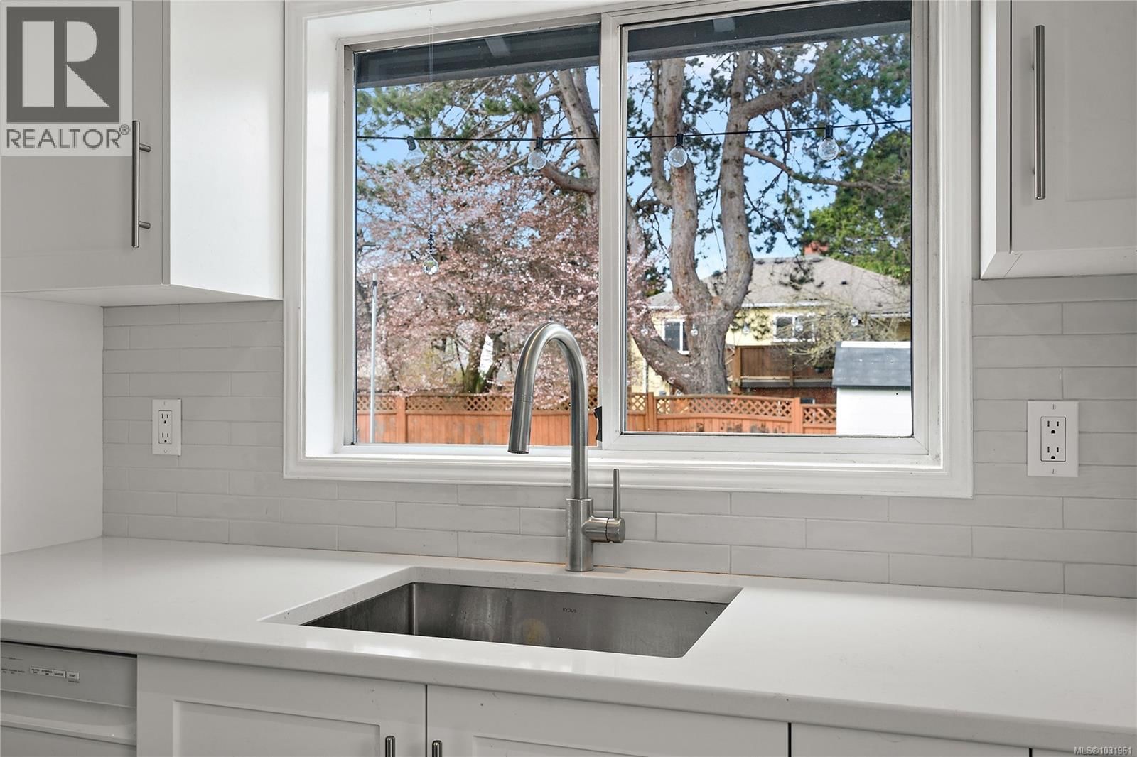 3166 EARL GREY STREET Image 10