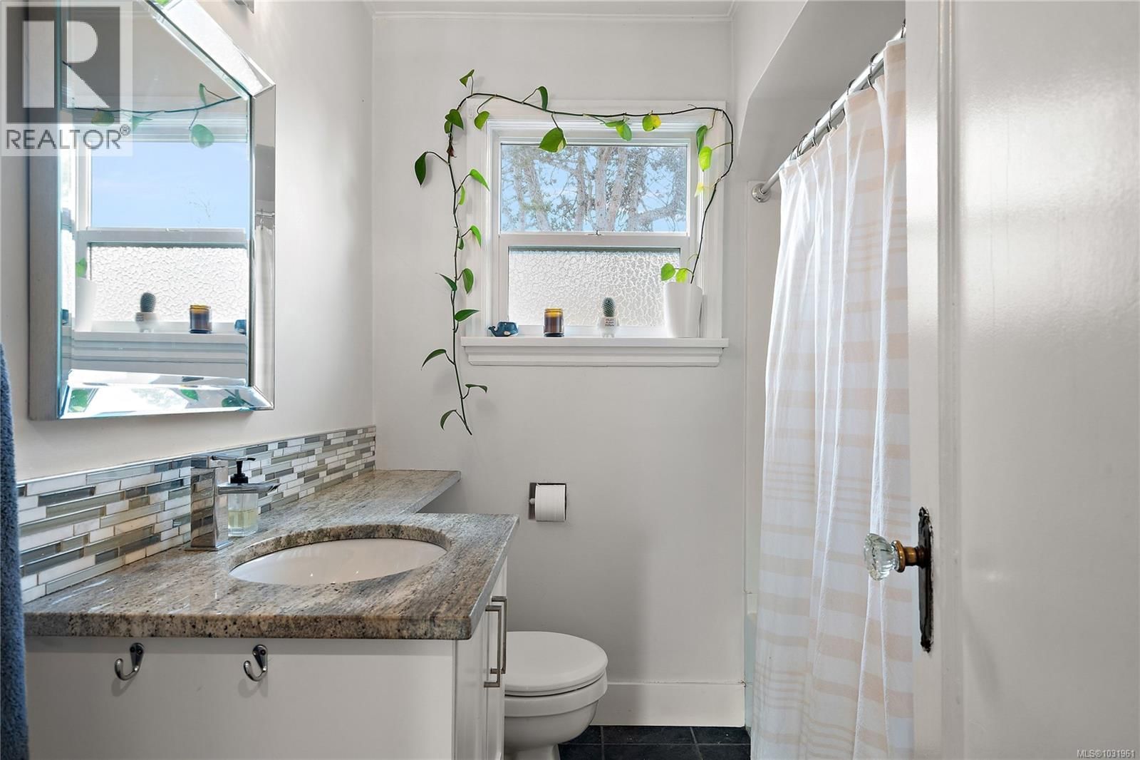 3166 EARL GREY STREET Image 14