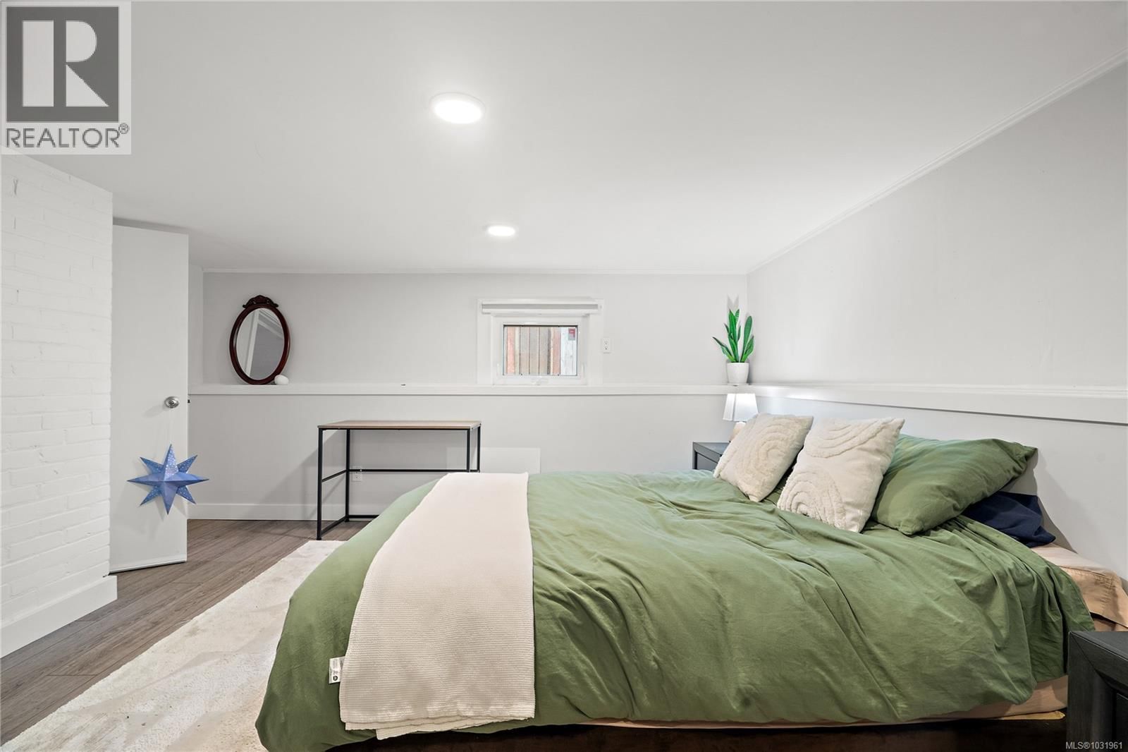 3166 EARL GREY STREET Image 17