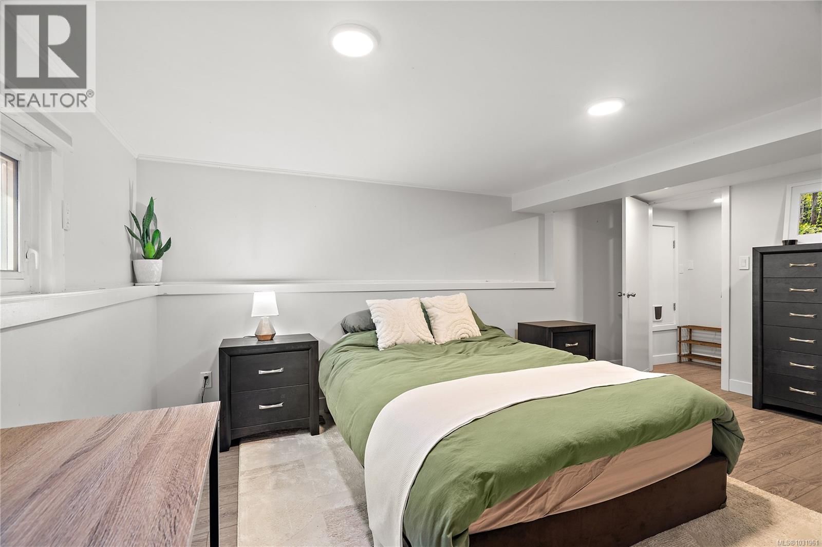 3166 EARL GREY STREET Image 18