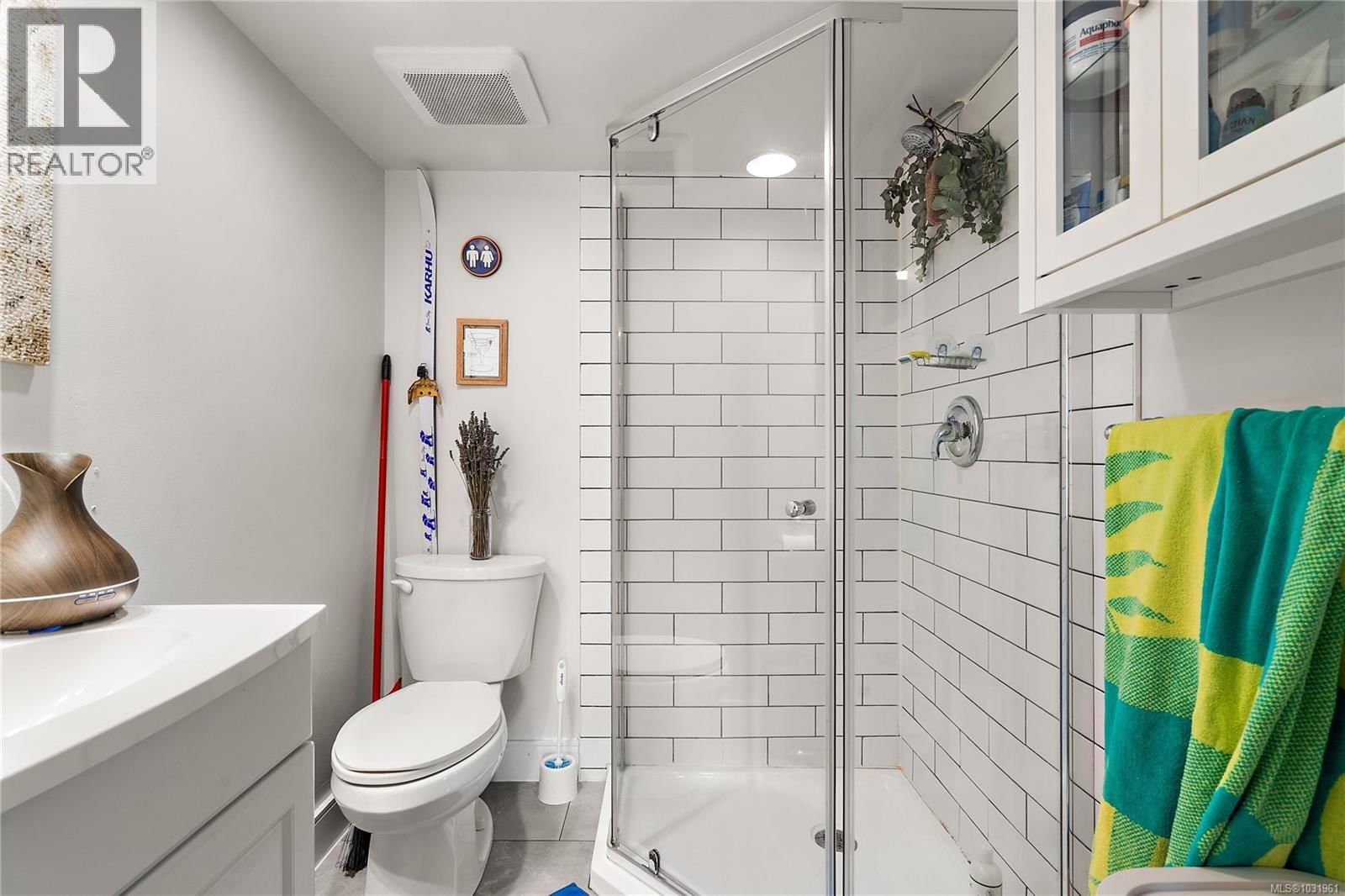 3166 EARL GREY STREET Image 22