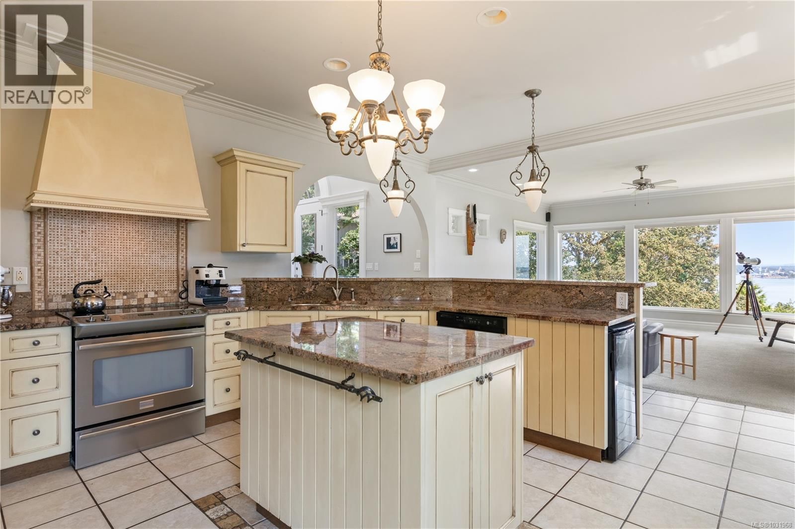 3361 HATLEY DRIVE Image 20