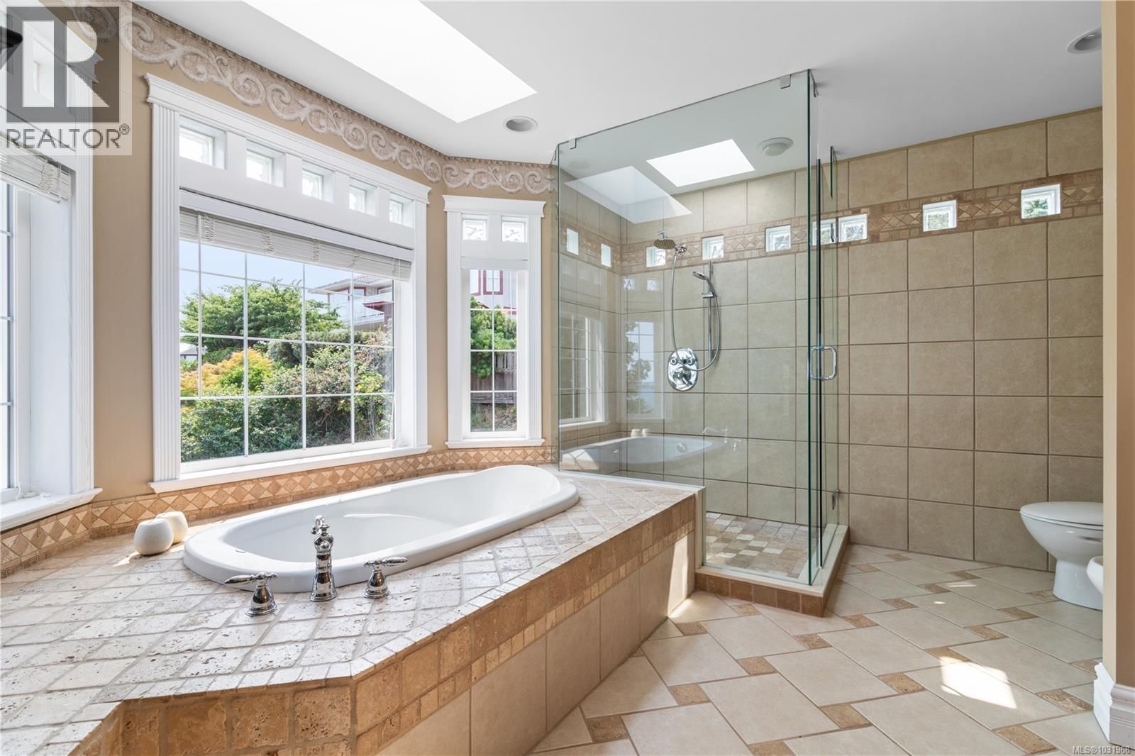 3361 HATLEY DRIVE Image 45