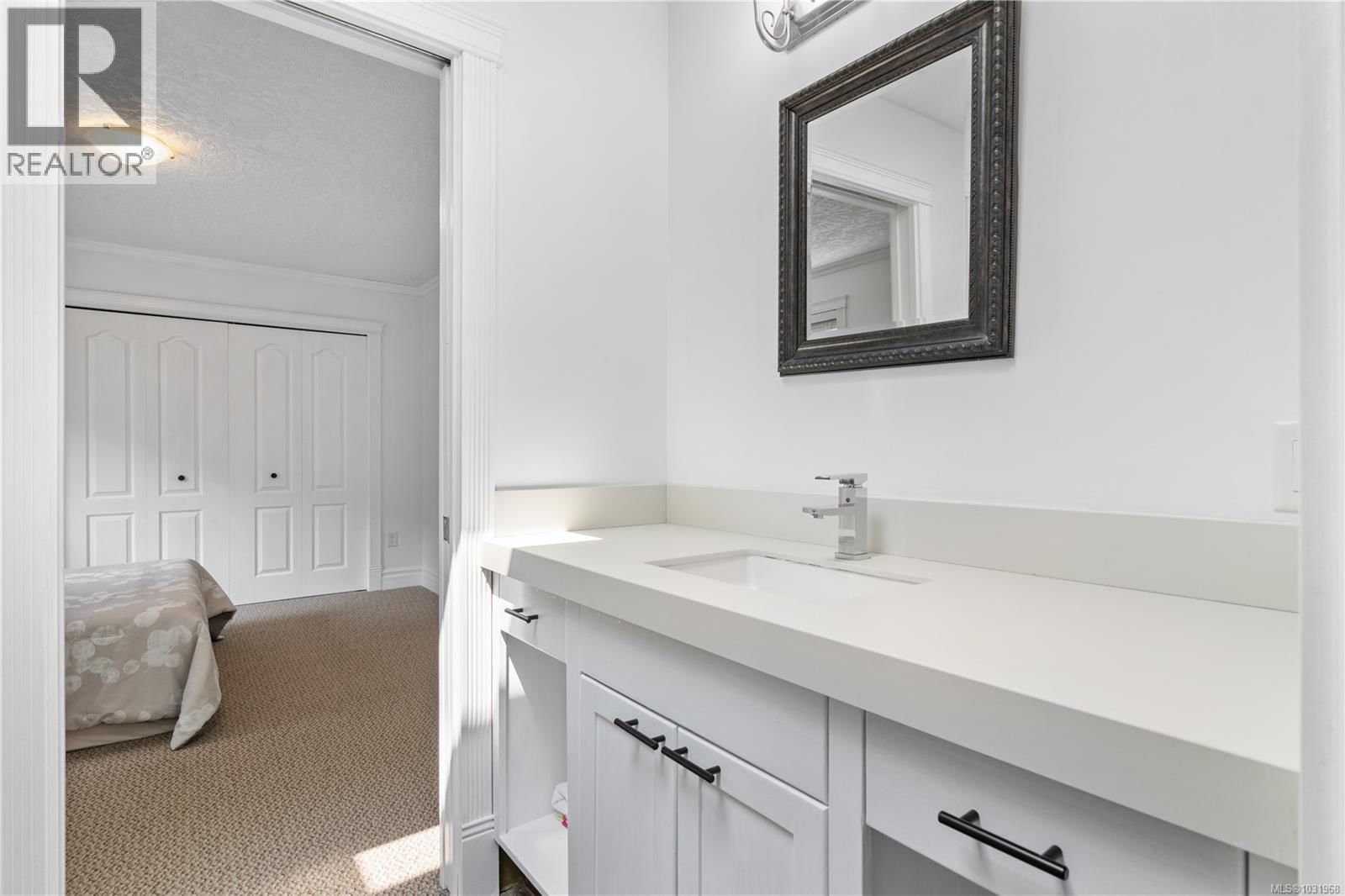 3361 HATLEY DRIVE Image 50