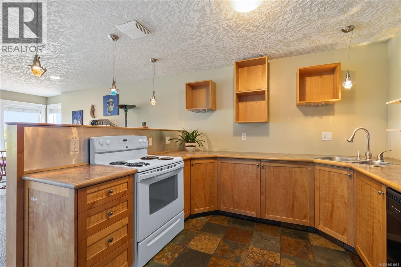 3361 HATLEY DRIVE Image 64