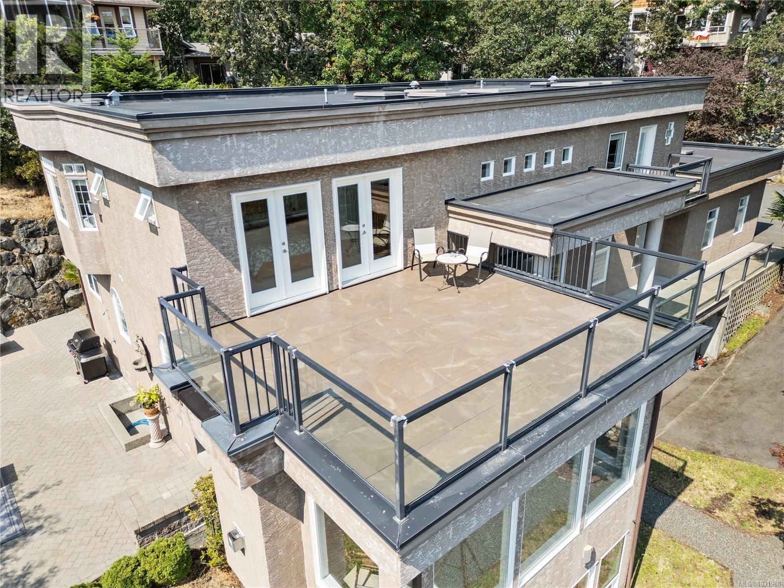 3361 HATLEY DRIVE Image 79