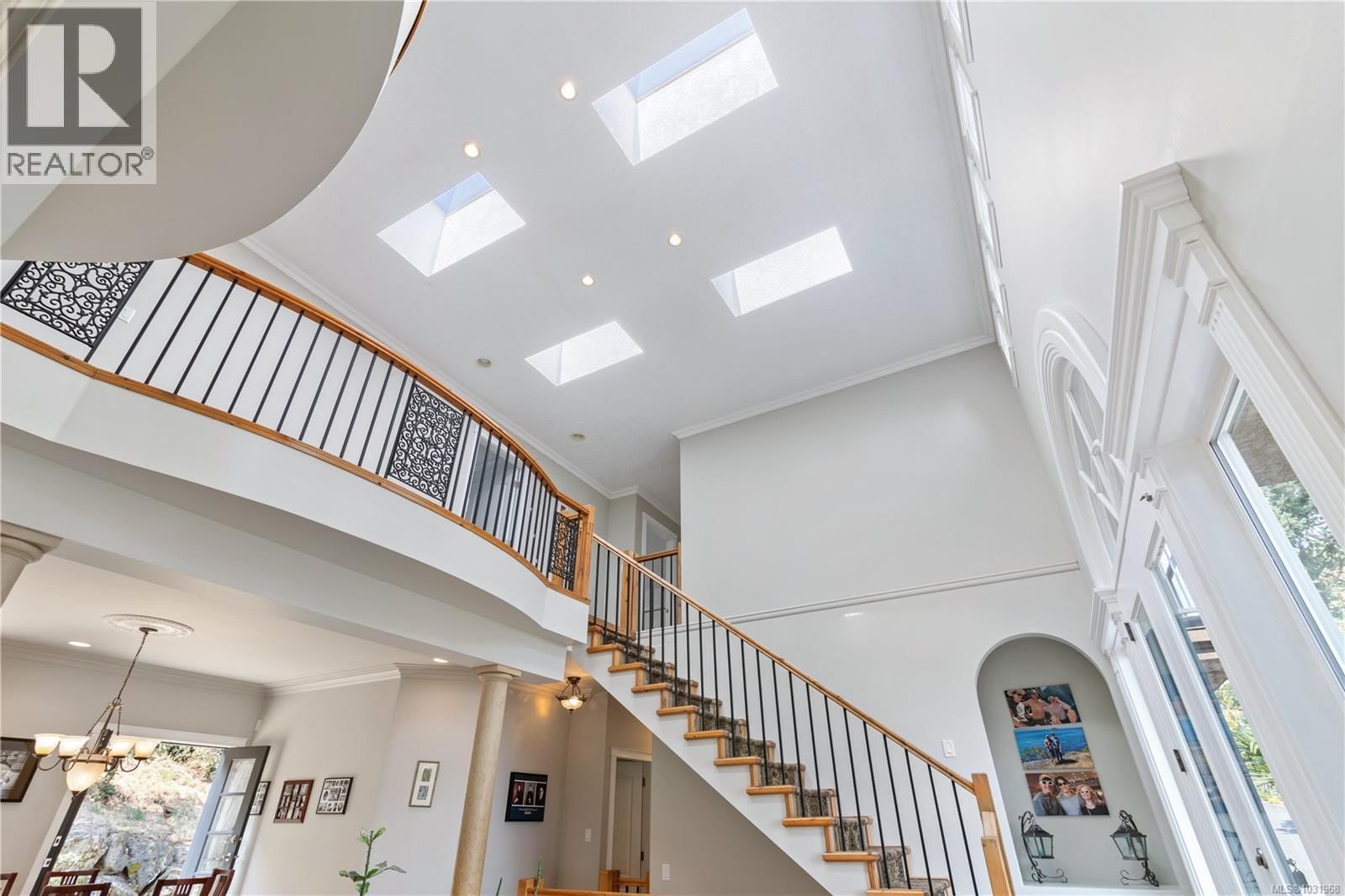 3361 HATLEY DRIVE Image 9