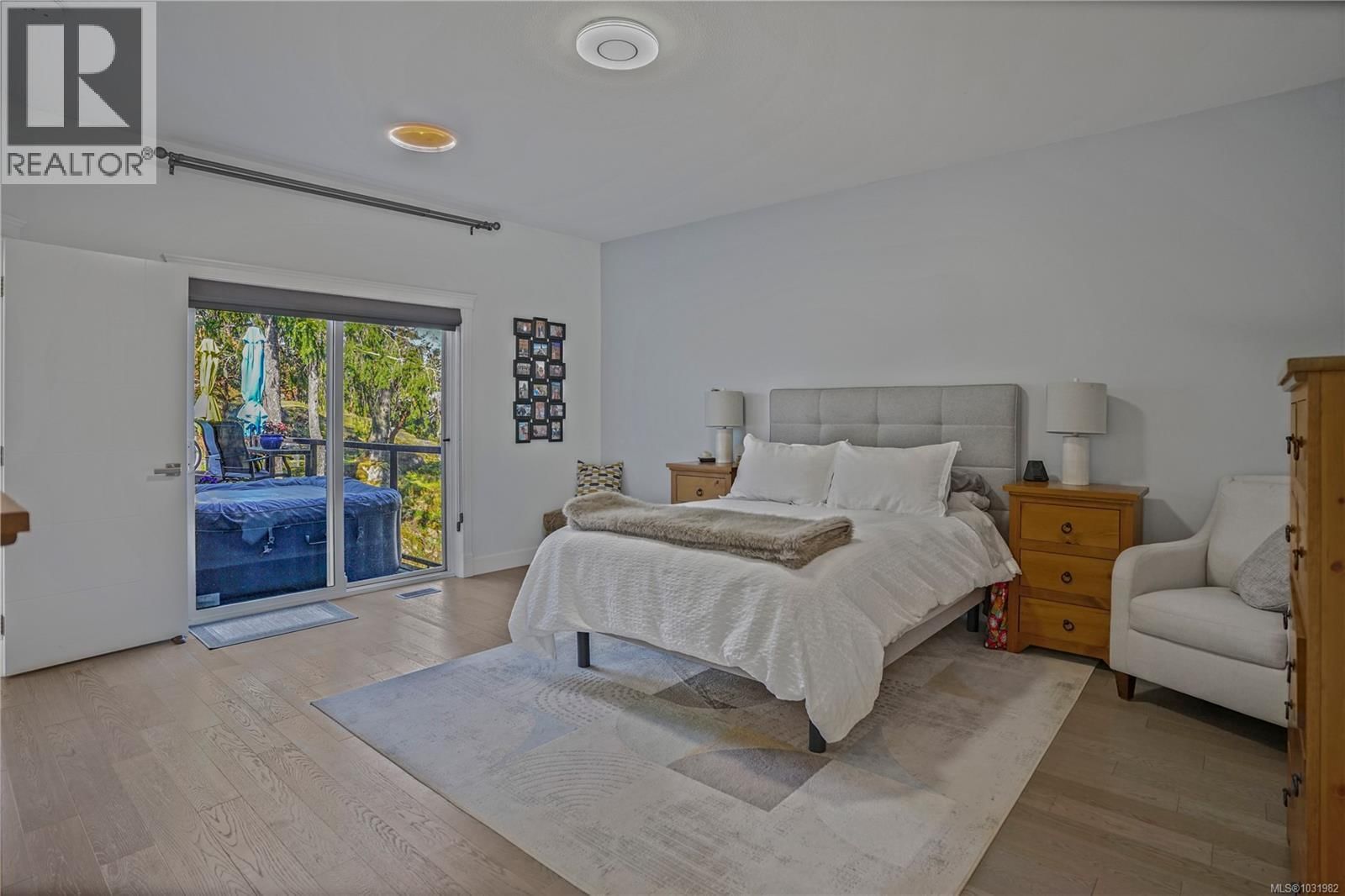 3413 BARRINGTON ROAD Image 10