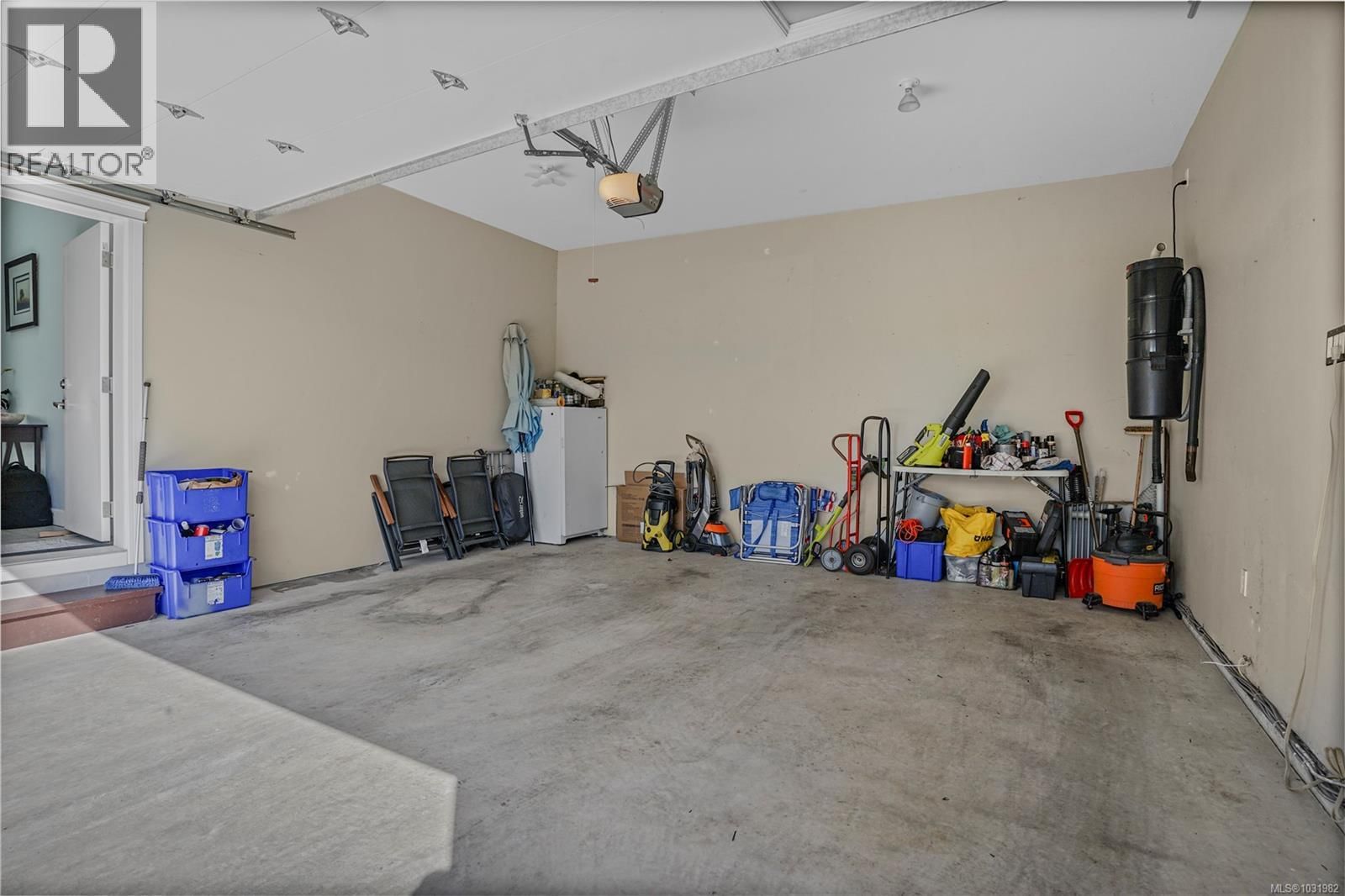 3413 BARRINGTON ROAD Image 22