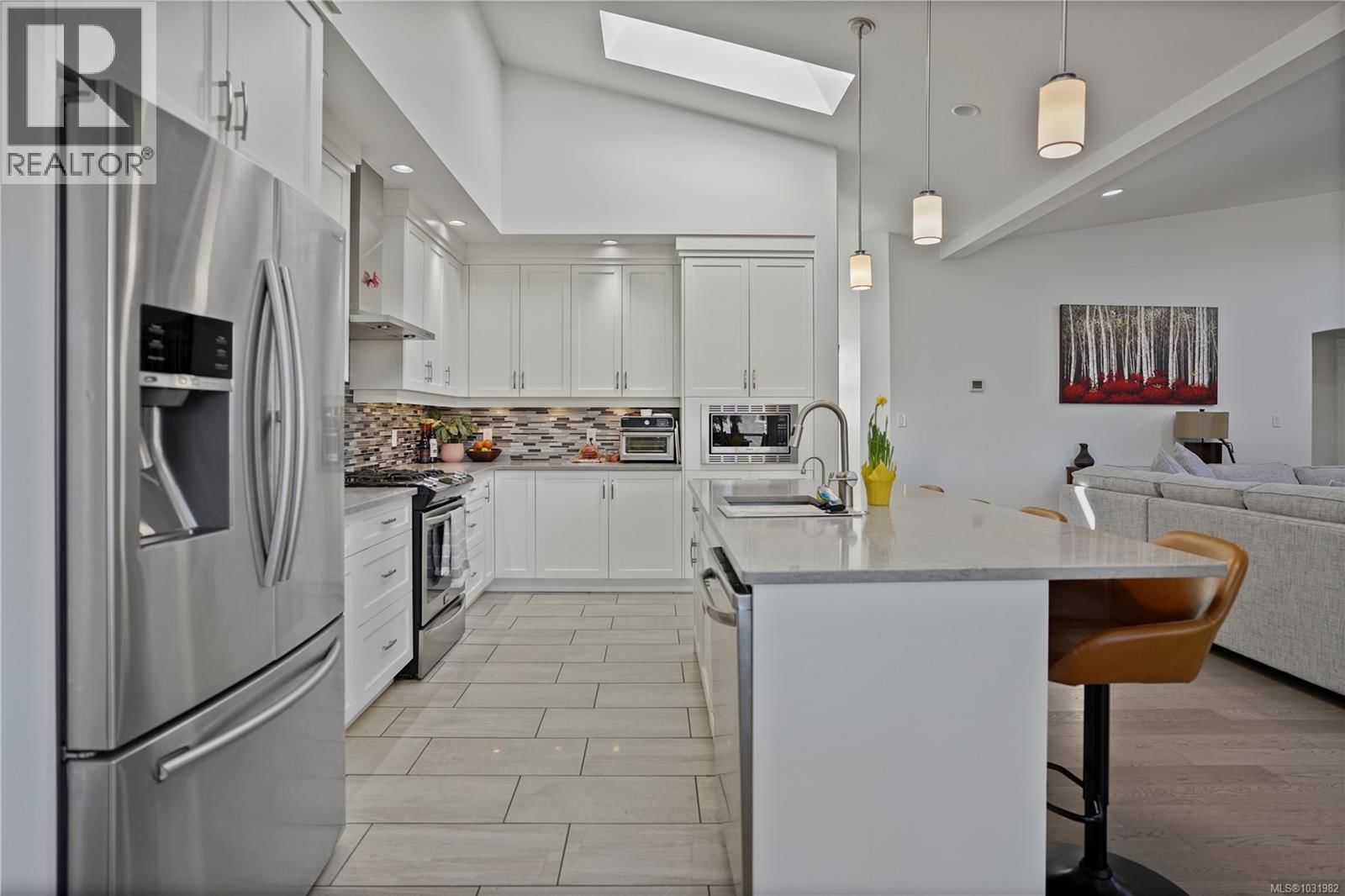 3413 BARRINGTON ROAD Image 7