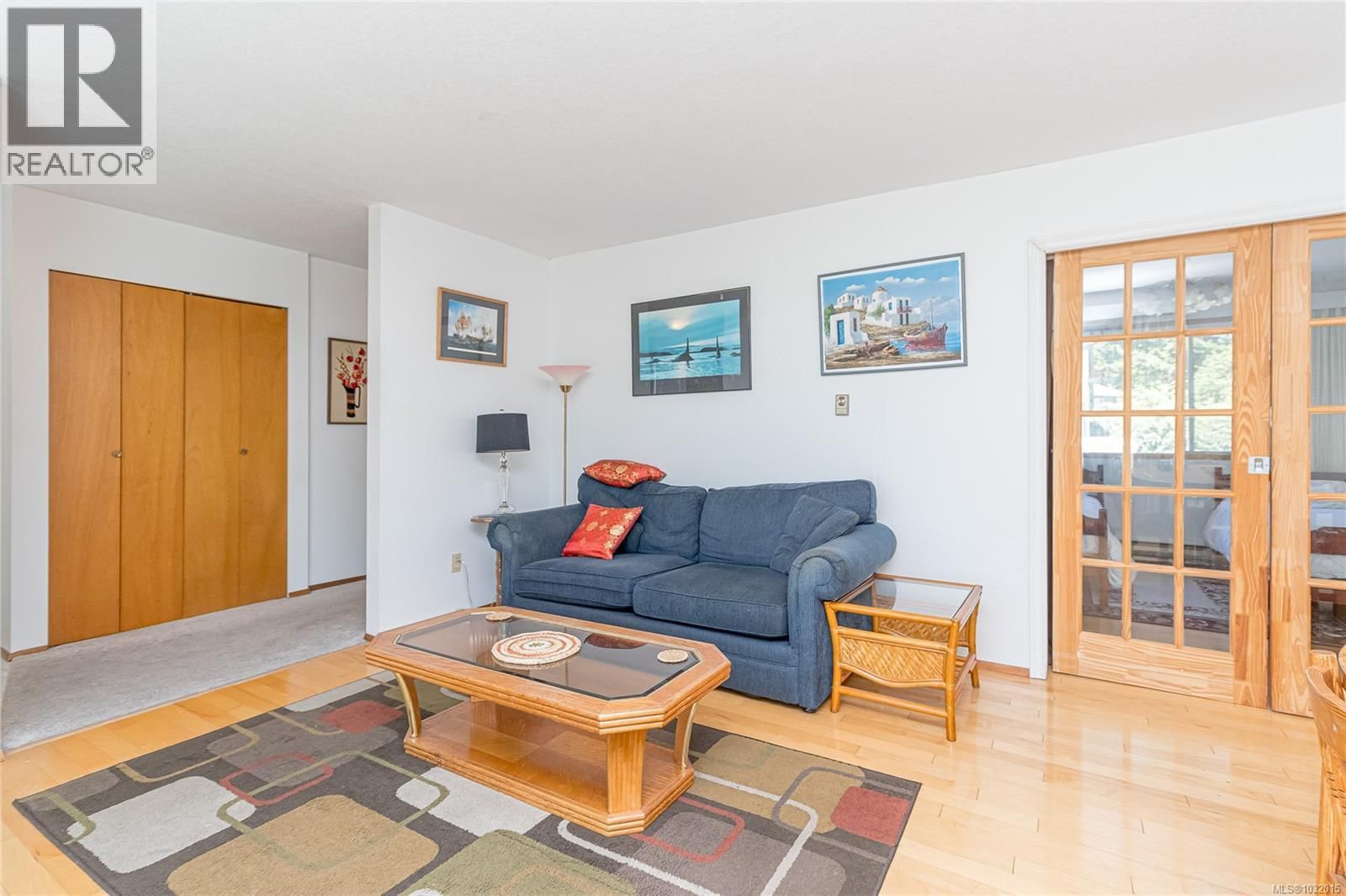 9975 Victoria Road property photo