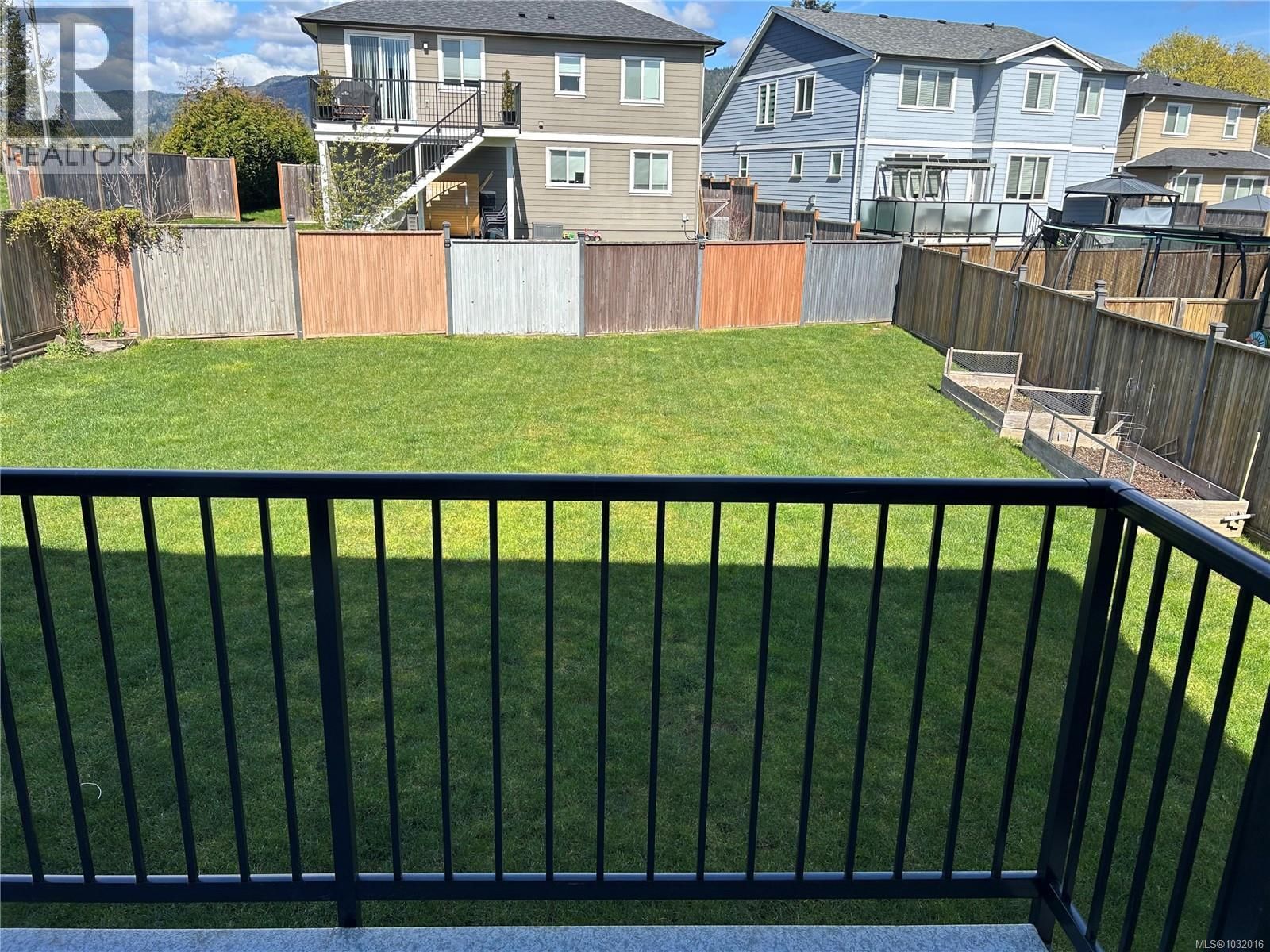 6568 FELDERHOF ROAD Image 20