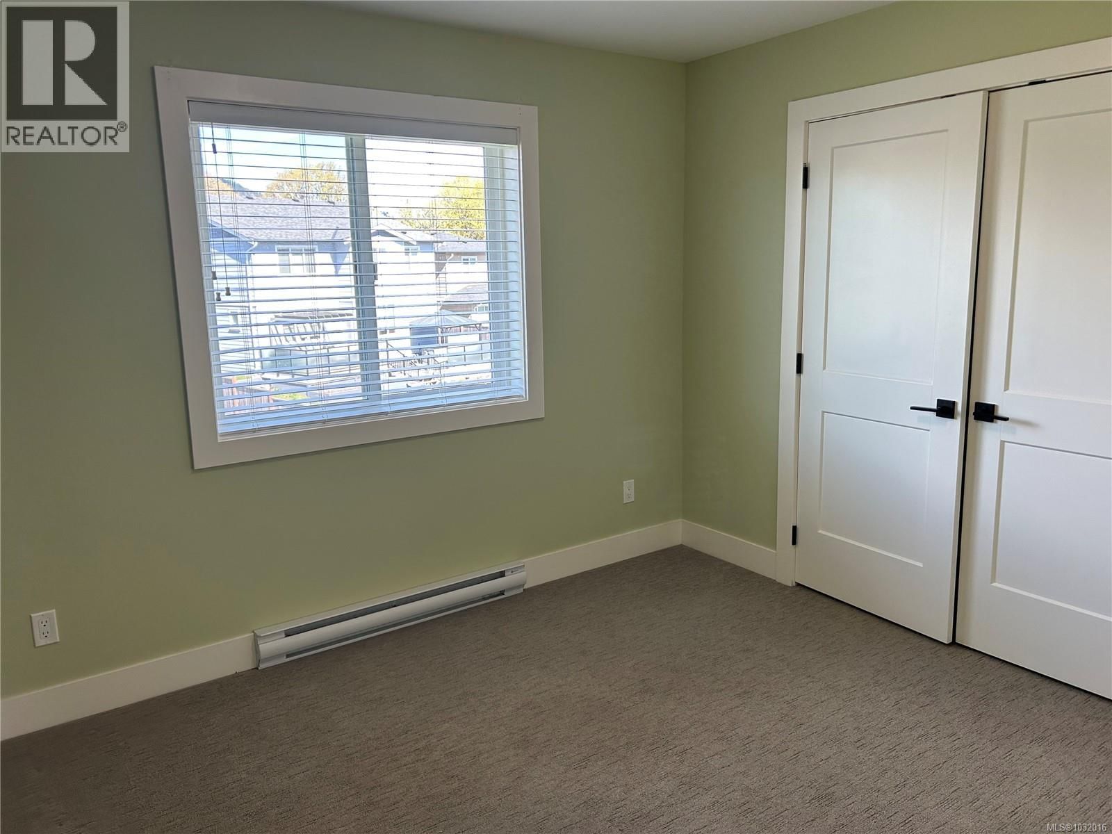 6568 FELDERHOF ROAD Image 23