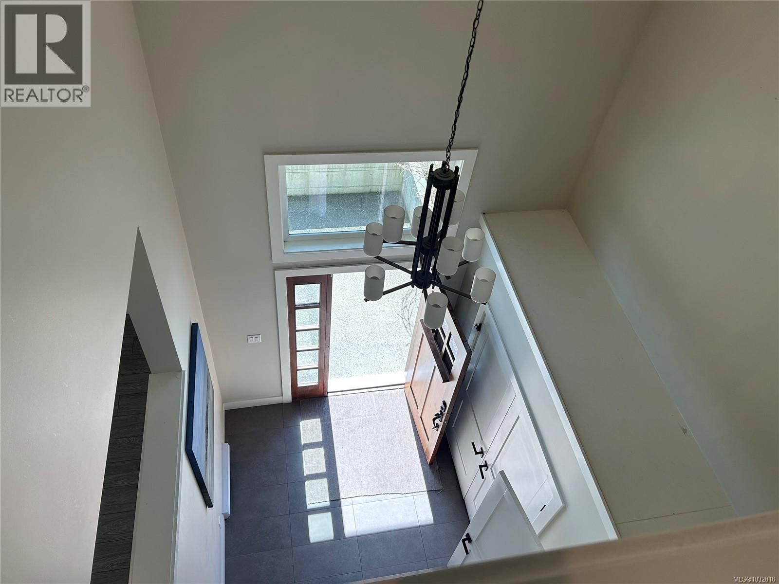 6568 FELDERHOF ROAD Image 28