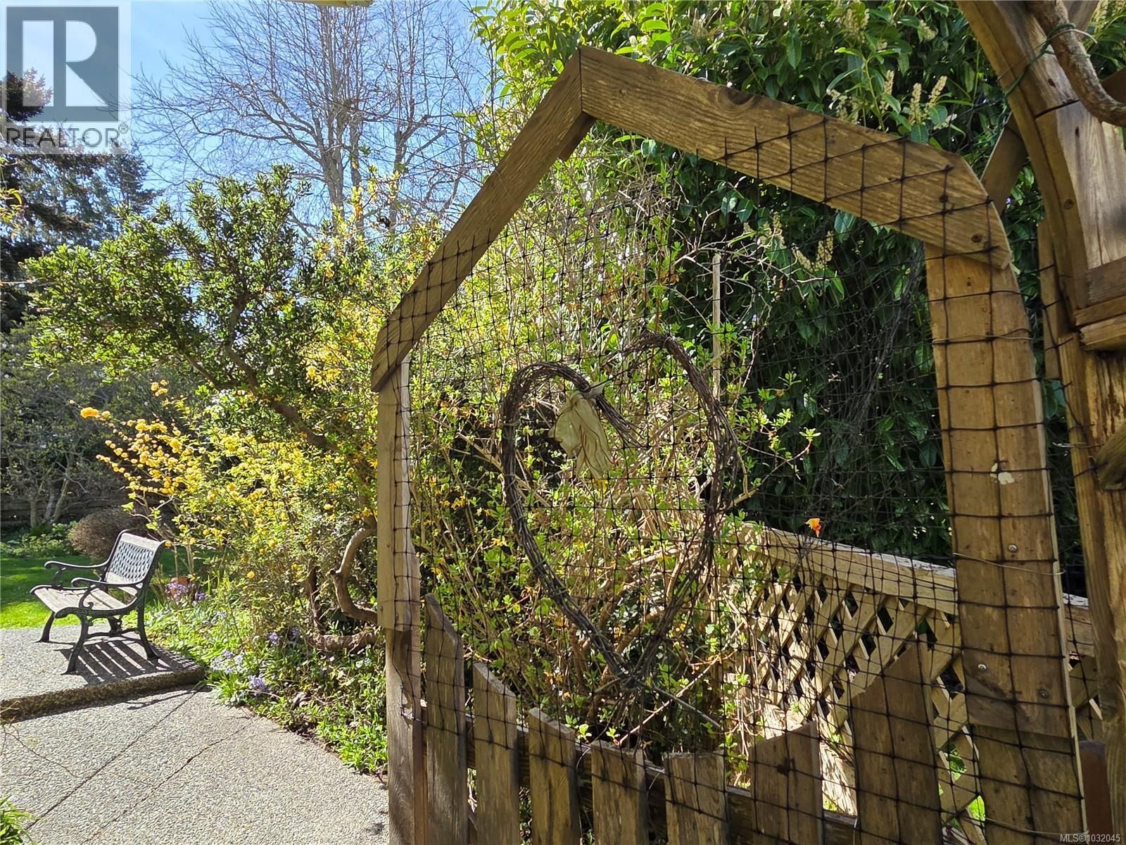 2125 HALL ROAD Image 24