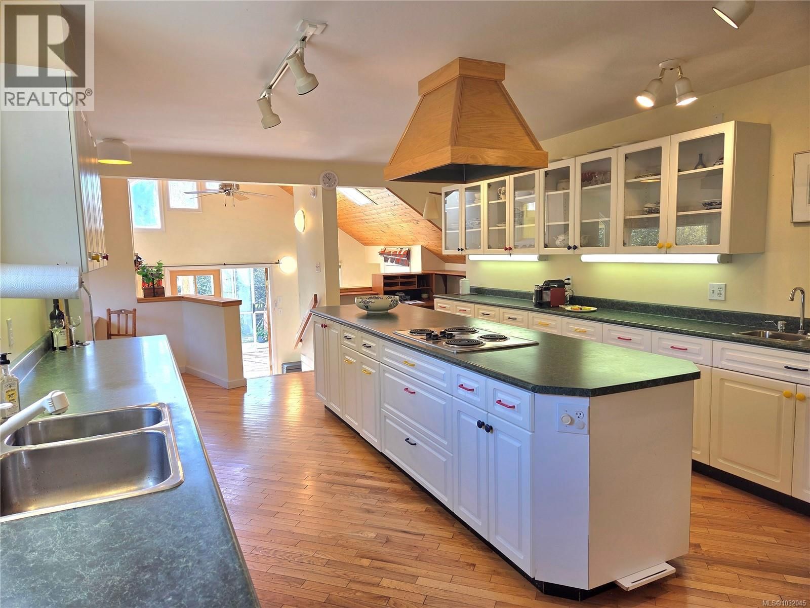 2125 HALL ROAD Image 7