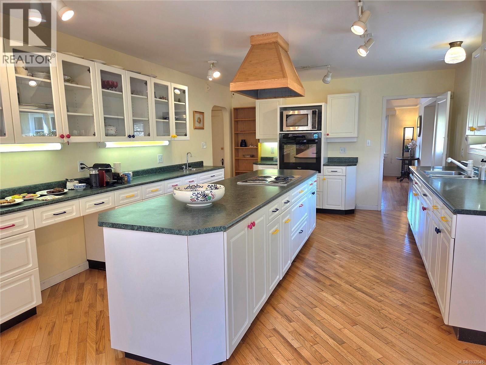 2125 HALL ROAD Image 8