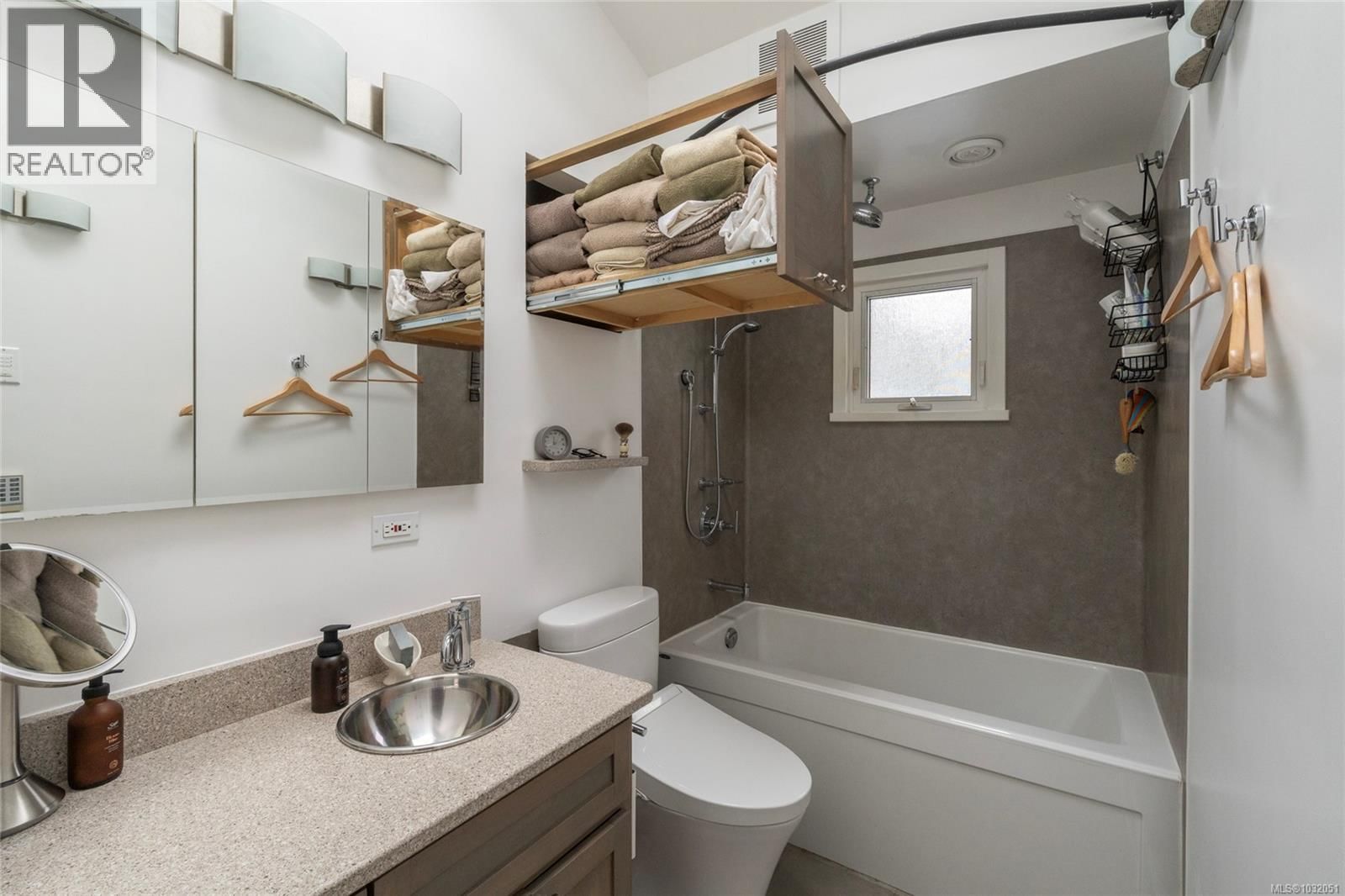 870 PENDENE PLACE Image 12