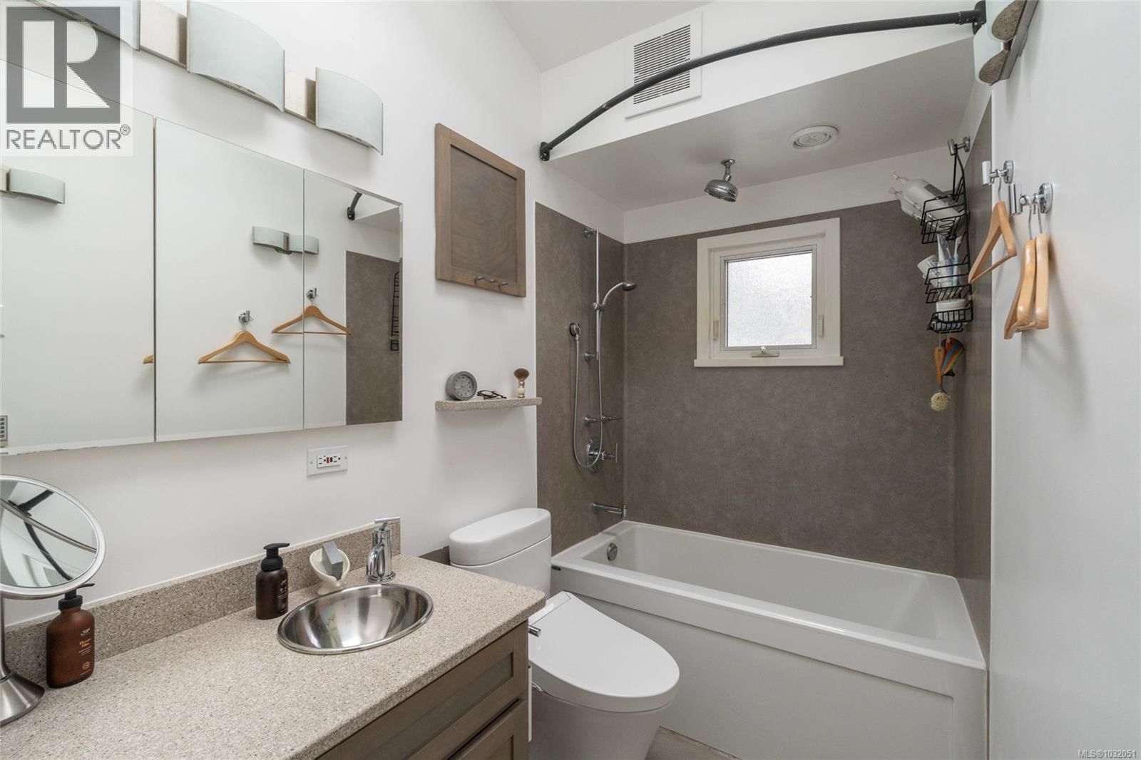 870 PENDENE PLACE Image 13