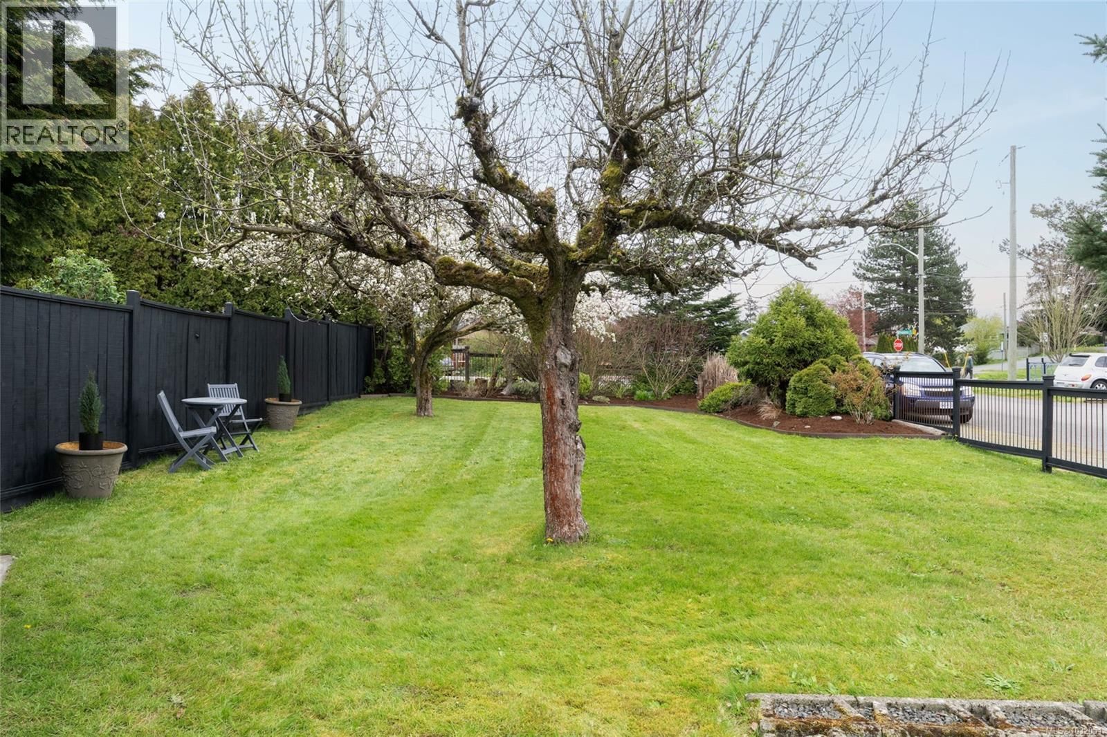 870 PENDENE PLACE Image 22