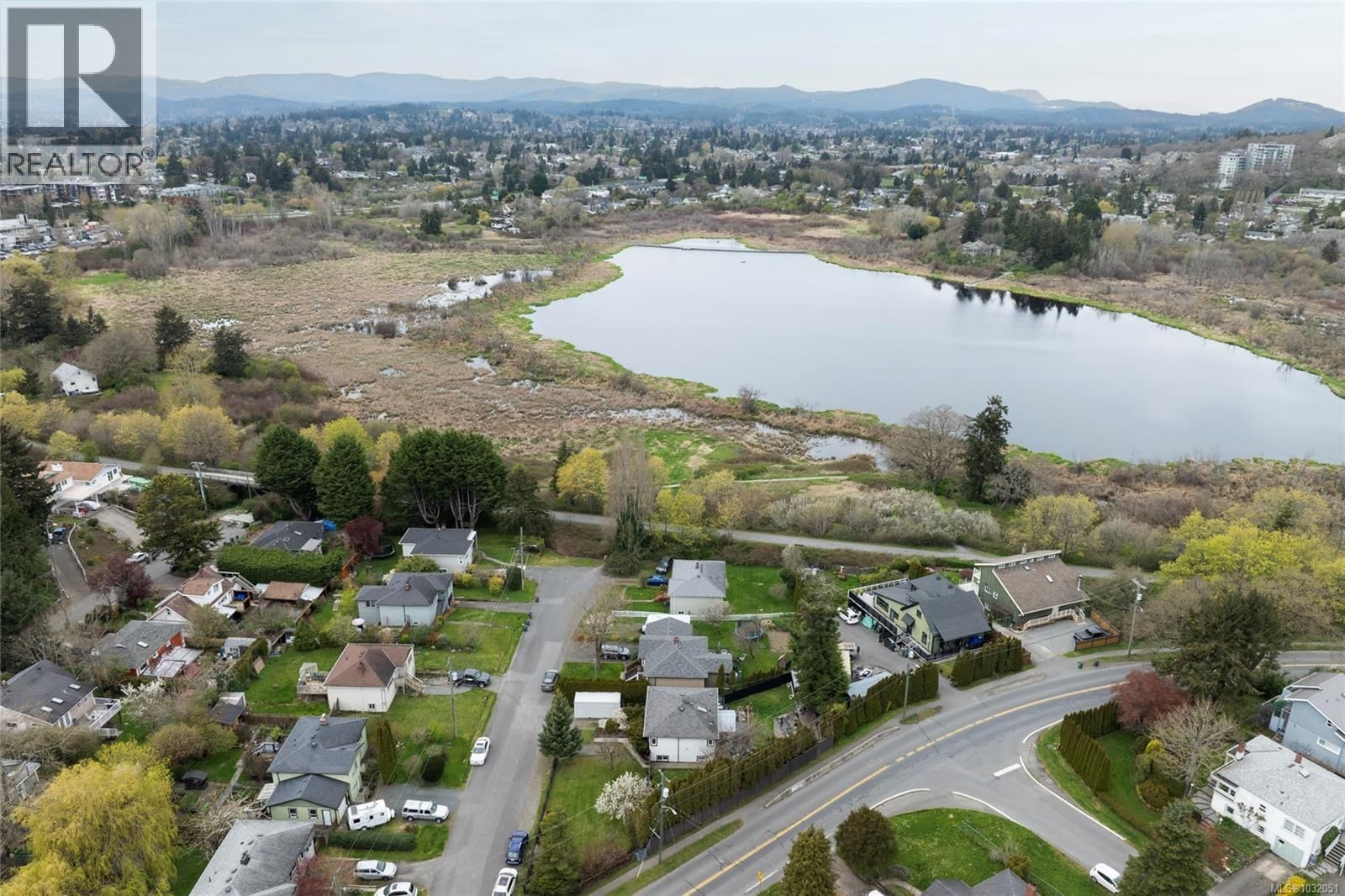 870 PENDENE PLACE Image 32