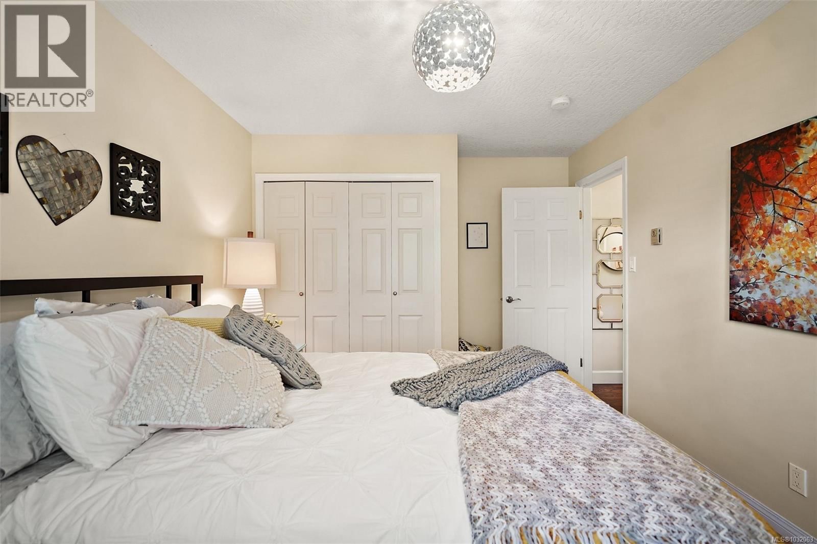 8636 SENTINEL PLACE Image 14