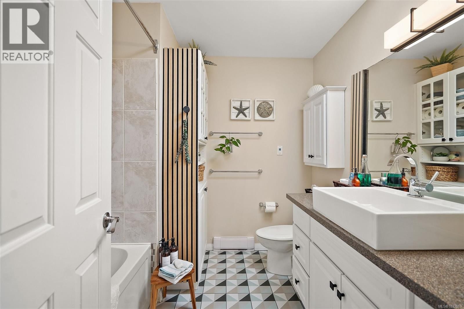 8636 SENTINEL PLACE Image 18