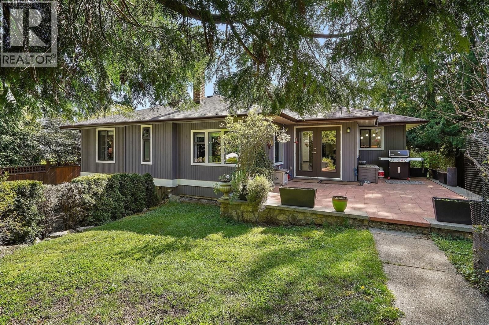 8636 SENTINEL PLACE Image 32